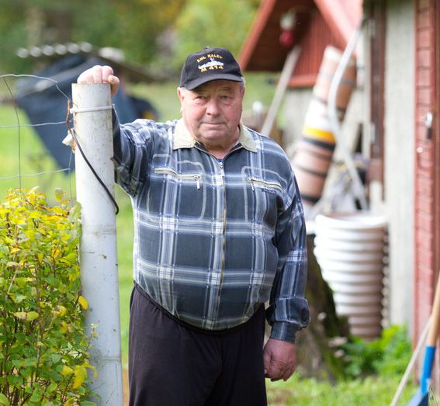 Sadamakapten Aadu Nurmsalu jäi pensionile oktoobris 2005 ja toimetab nüüd maamajas.