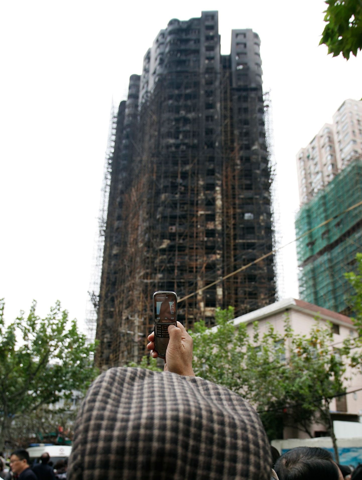Shanghai kortermaja pärast eilset põlengut