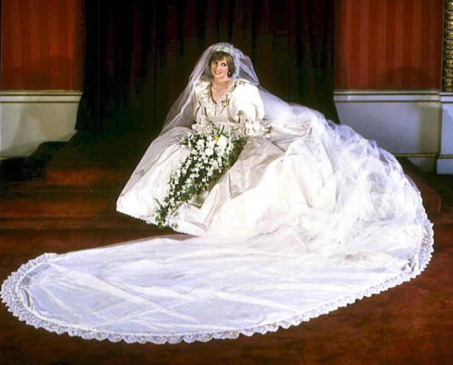 Printsess Diana oma pulmapäeval, 29. juulil 1981