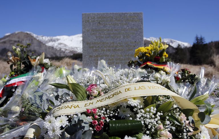 24. märtsil 2015 Prantsuse Alpide lennukatastroofis hukkunute mälestuspaik