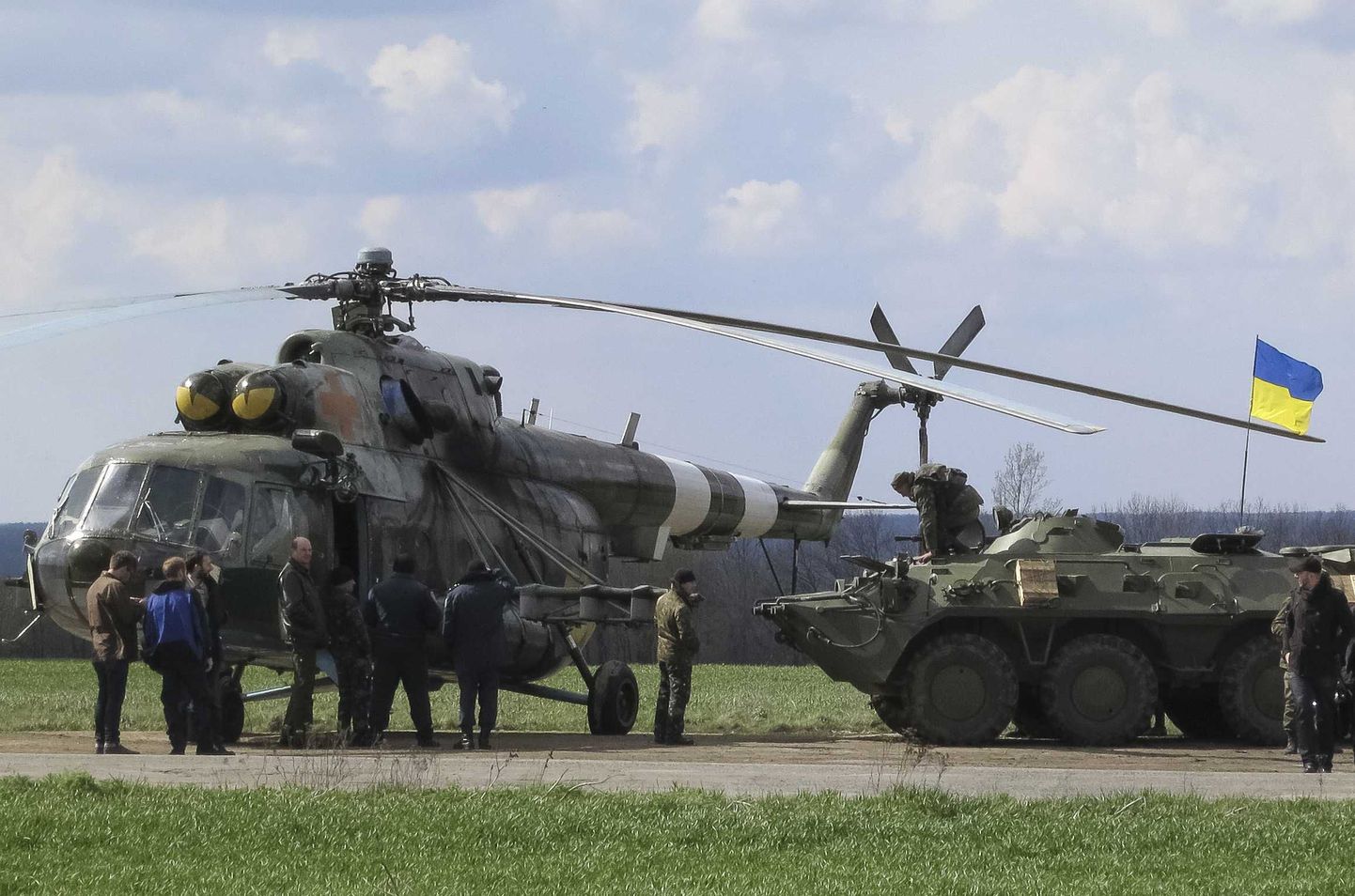 Ukraina sõjaväe Mi-8 kopter.
