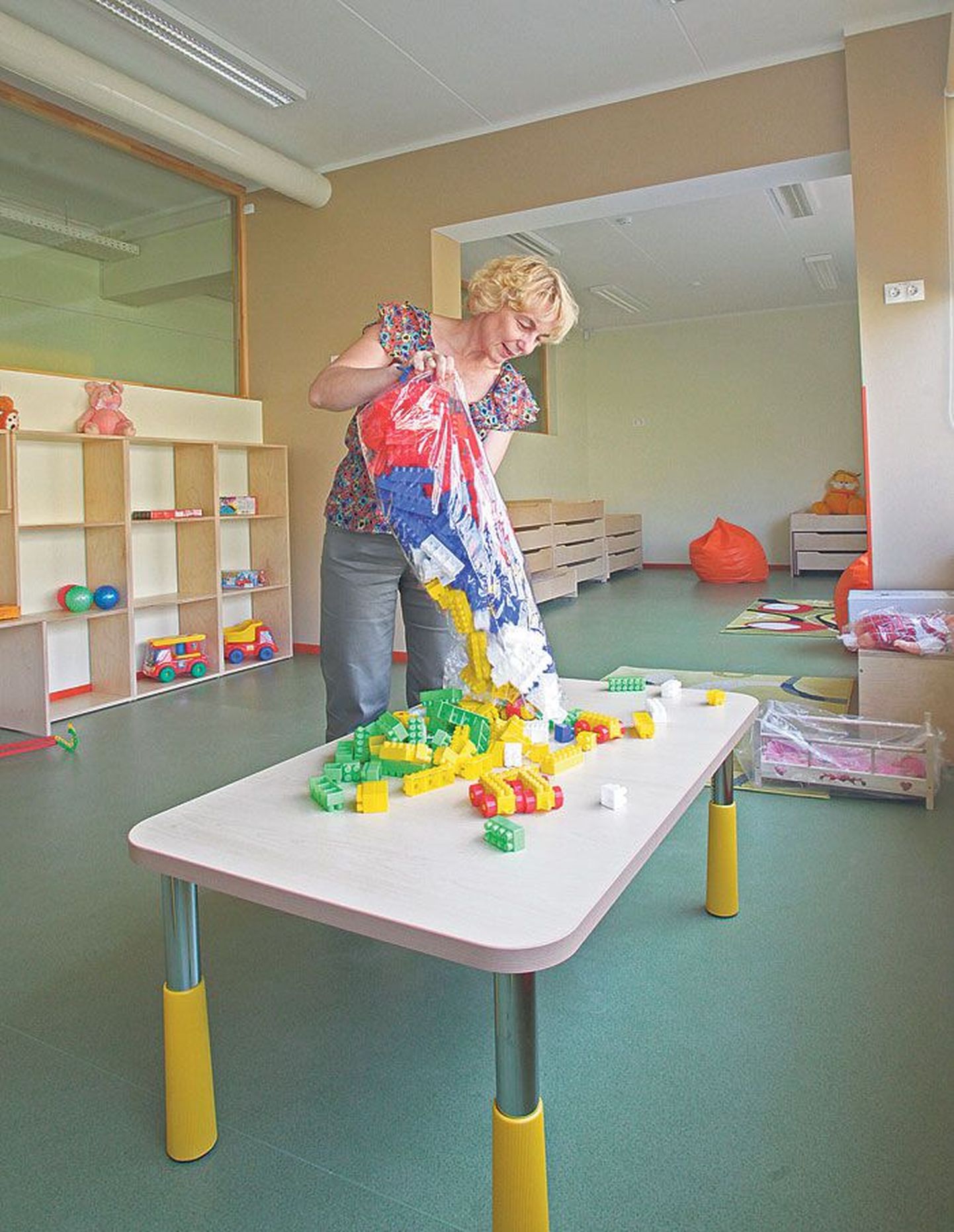 Tähtvere lasteaia õppejuhataja Elena Laane lasteaia õuepaviljoni asemele ehitatud sõimerühmas, kus septembris alustab oma mängupäevi 14 mudilast.