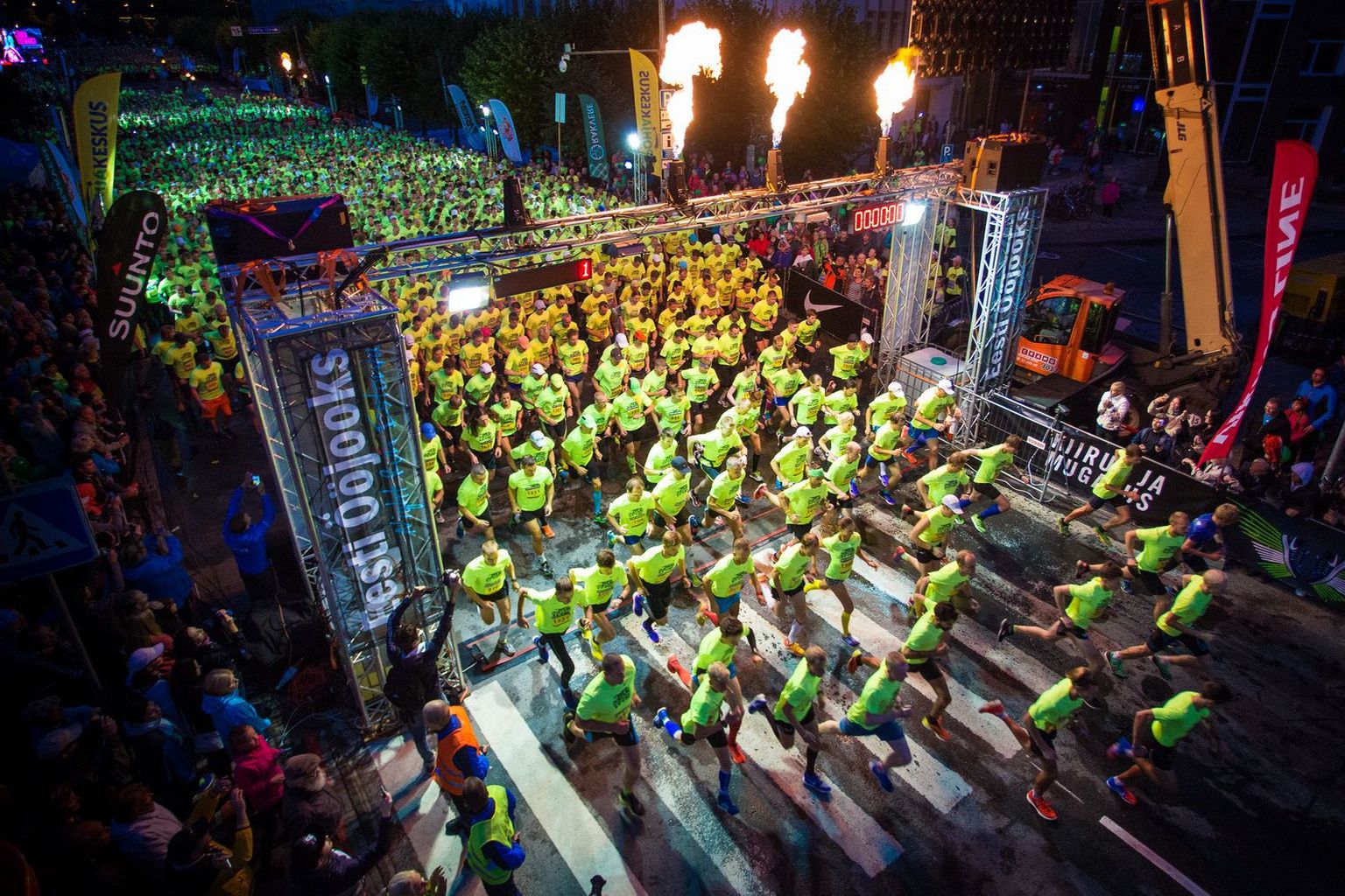 Kuuenda Ööjooksu start.