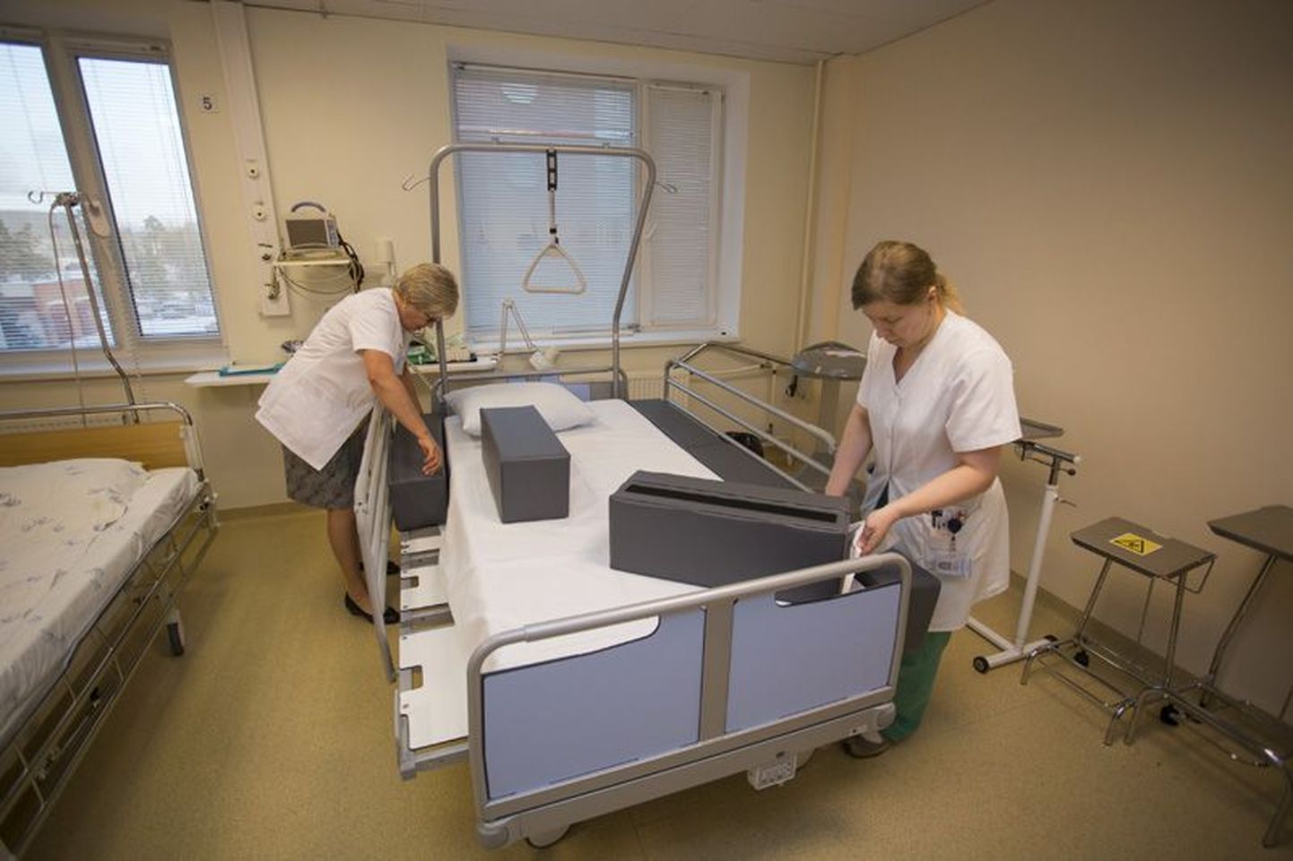 Rakvere haigla soetas hiljuti voodi, mis on mõeldud eriti kogukatele patsientidele.