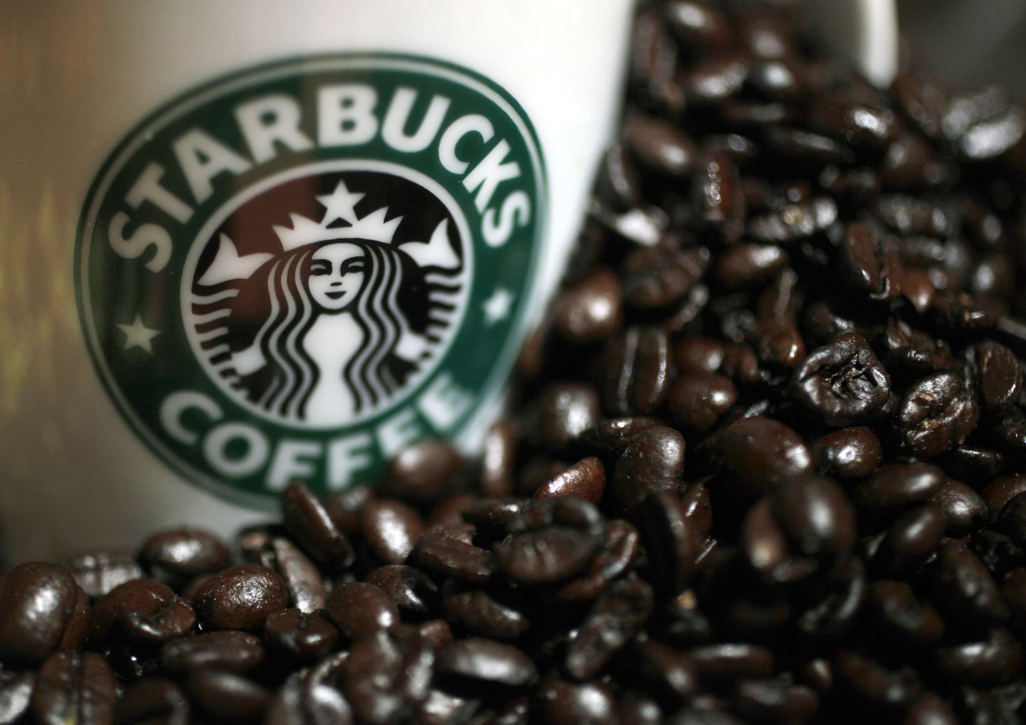 Starbucksi kohvitopside mõõdud võivad eestlasi jahmatada.