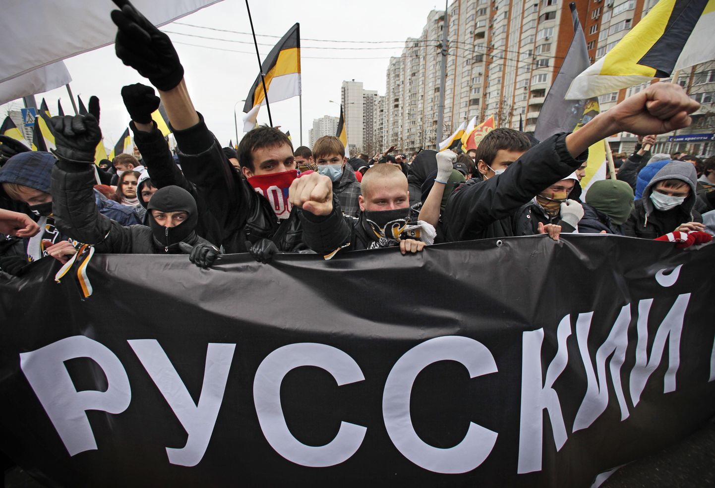 Ultranatsionalistid Moskvas 4. novembril korraldatud Vene Marsil, kus nõudsid Venemaa jätmist venelastele ja lehvitasid muu hulgas loosungit «Täna migrant, homme okupant».