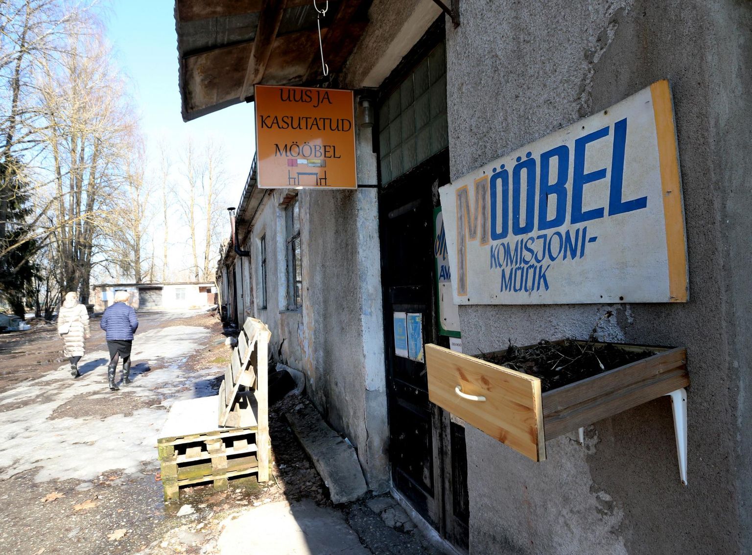 Puiestee 114 lao üks viimaseid rentnikke oli mööblipood, mis kaupleb nüüd Pärna tänaval.
