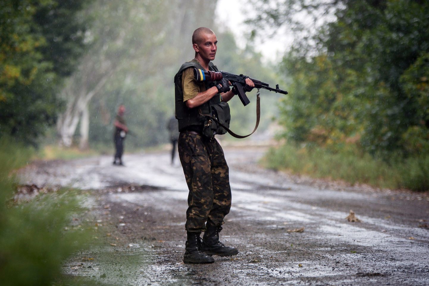Ukraina sõjaväelane eile Donetski oblastis kontrollpunktis.
