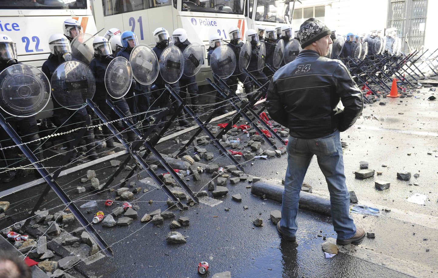 Полиция Брюсселя оцепила подходы к Еврокварталу.