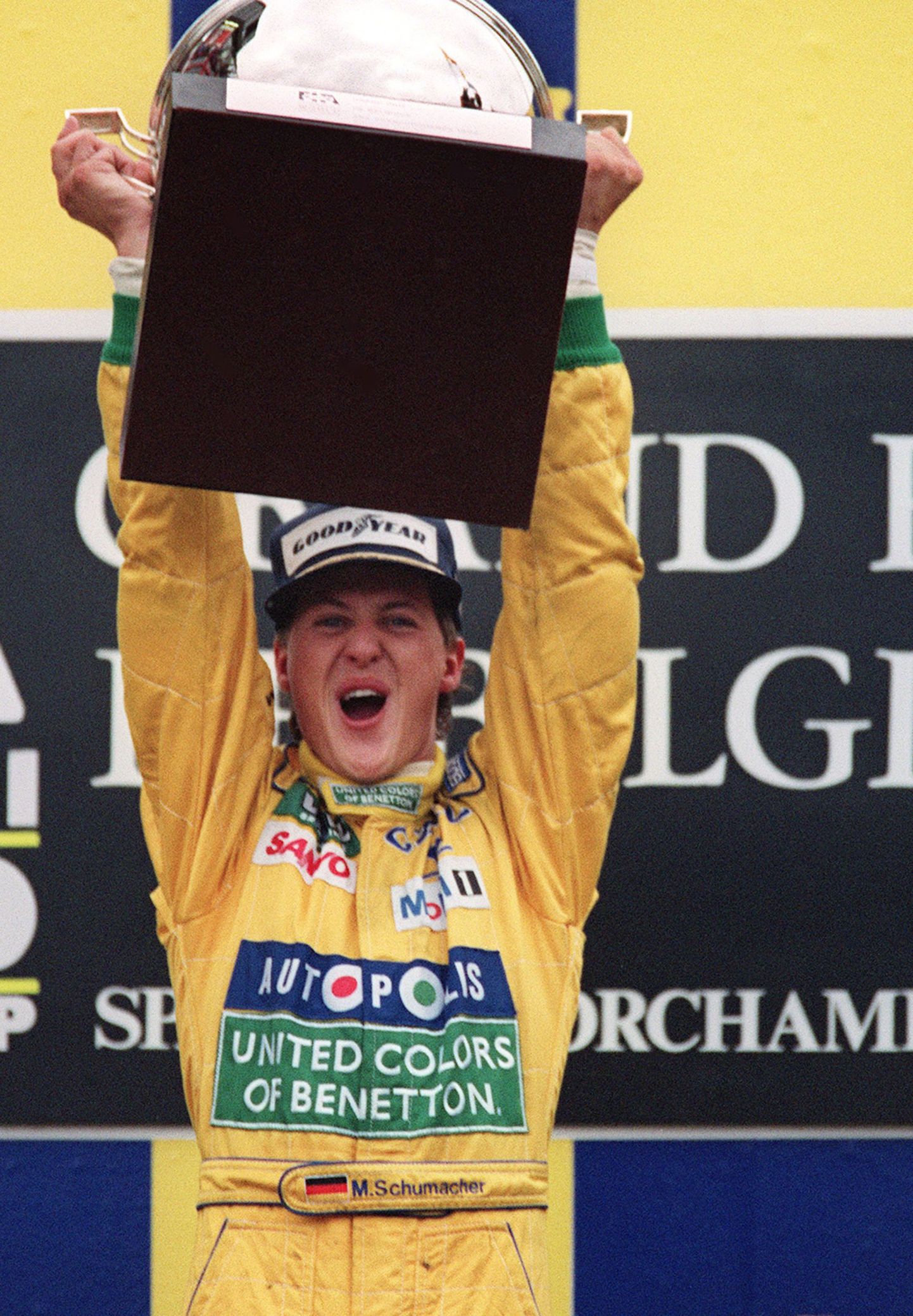 Michael Schumacher 1992. aasta 30. augustil elu esimest etapivõitu tähistamas