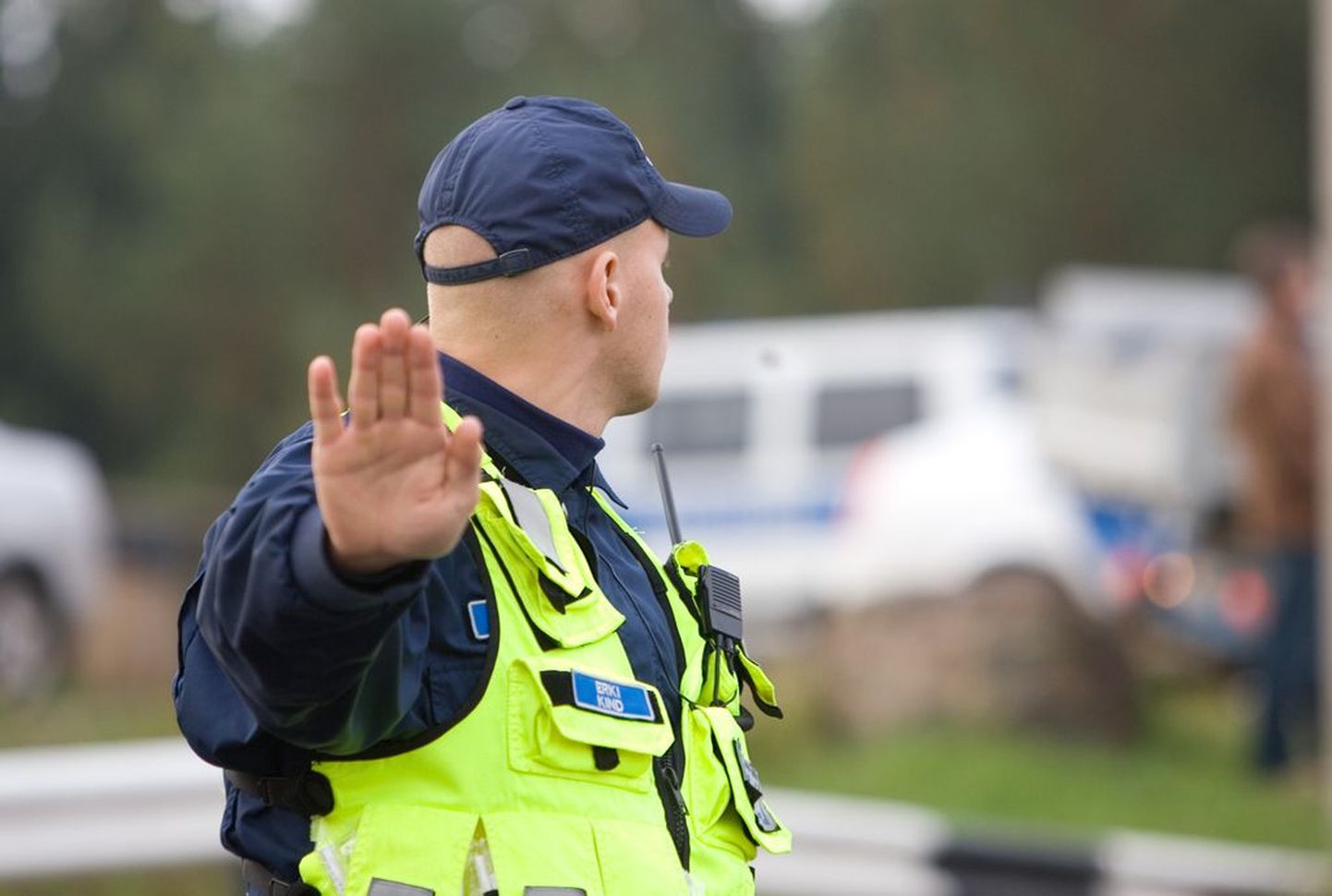 Politseinik roolijoodikute püüdmise operatsioonil Tallinnas.