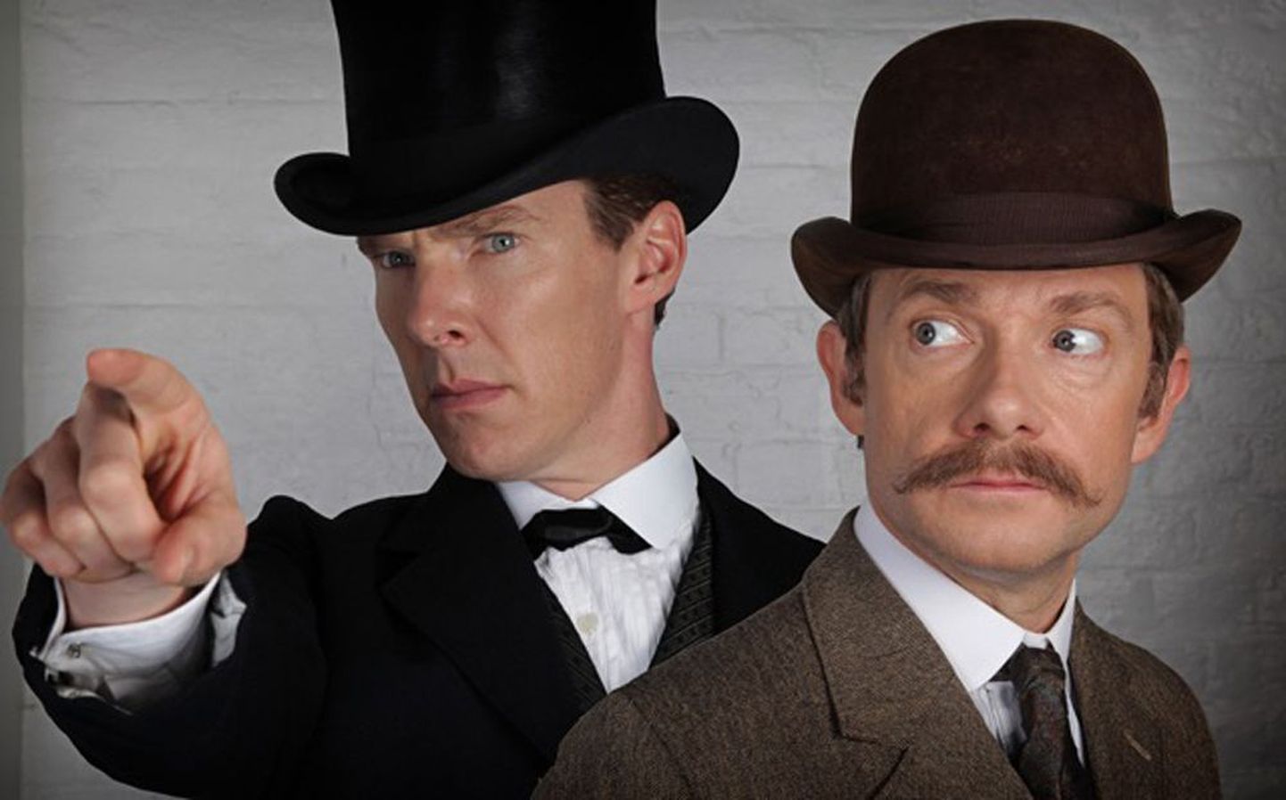 Benedict Cumberbatch Sherlock Holmesina ja Martin Freeman Dr. John Watsonina
