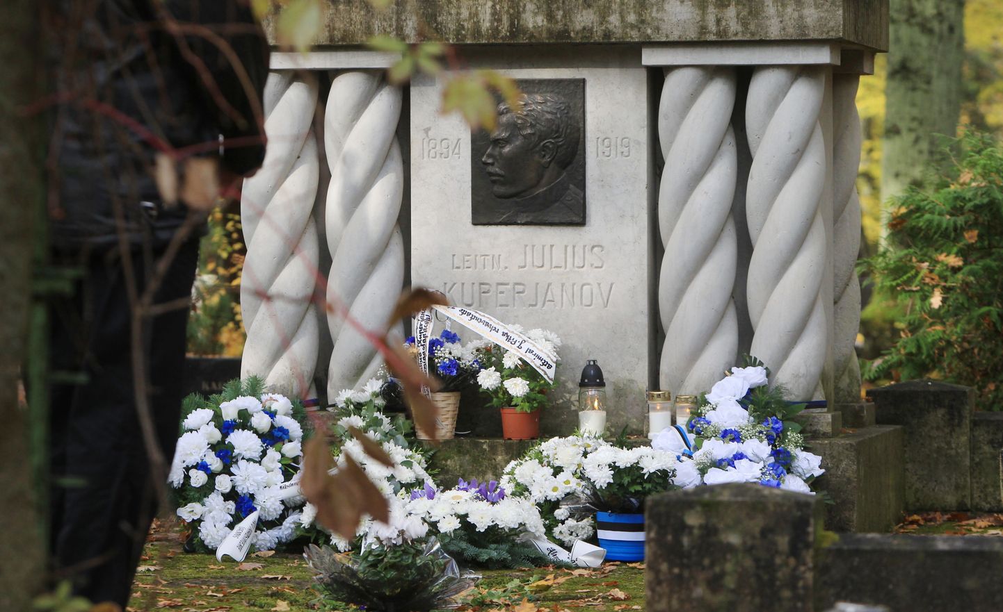 Julius Kuperjanovi haud Raadi kalmistul.