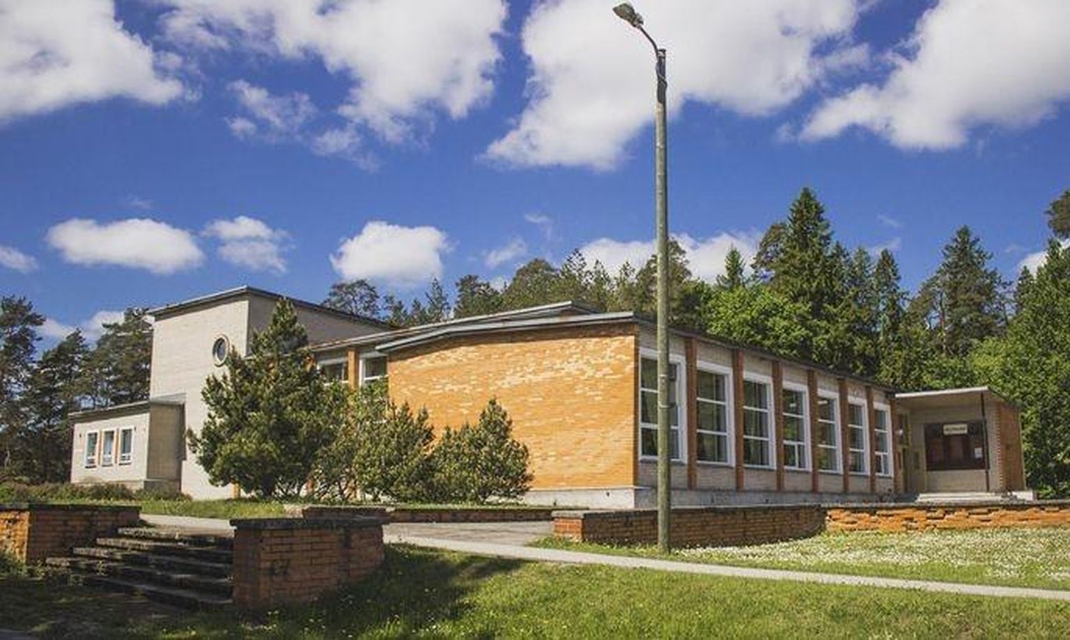 Roela rahvamajas mullu esimest korda ette võetud maal elamise päev jäi piirangute tõttu kesise kavaga, tänavu on plaanis aga korraliku programmiga kogukonnaüritus.