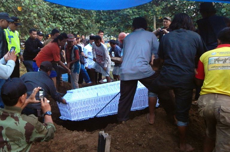 Hukatud indoneeslase Zainal Abidini matused.                                                     Foto: Scanpix