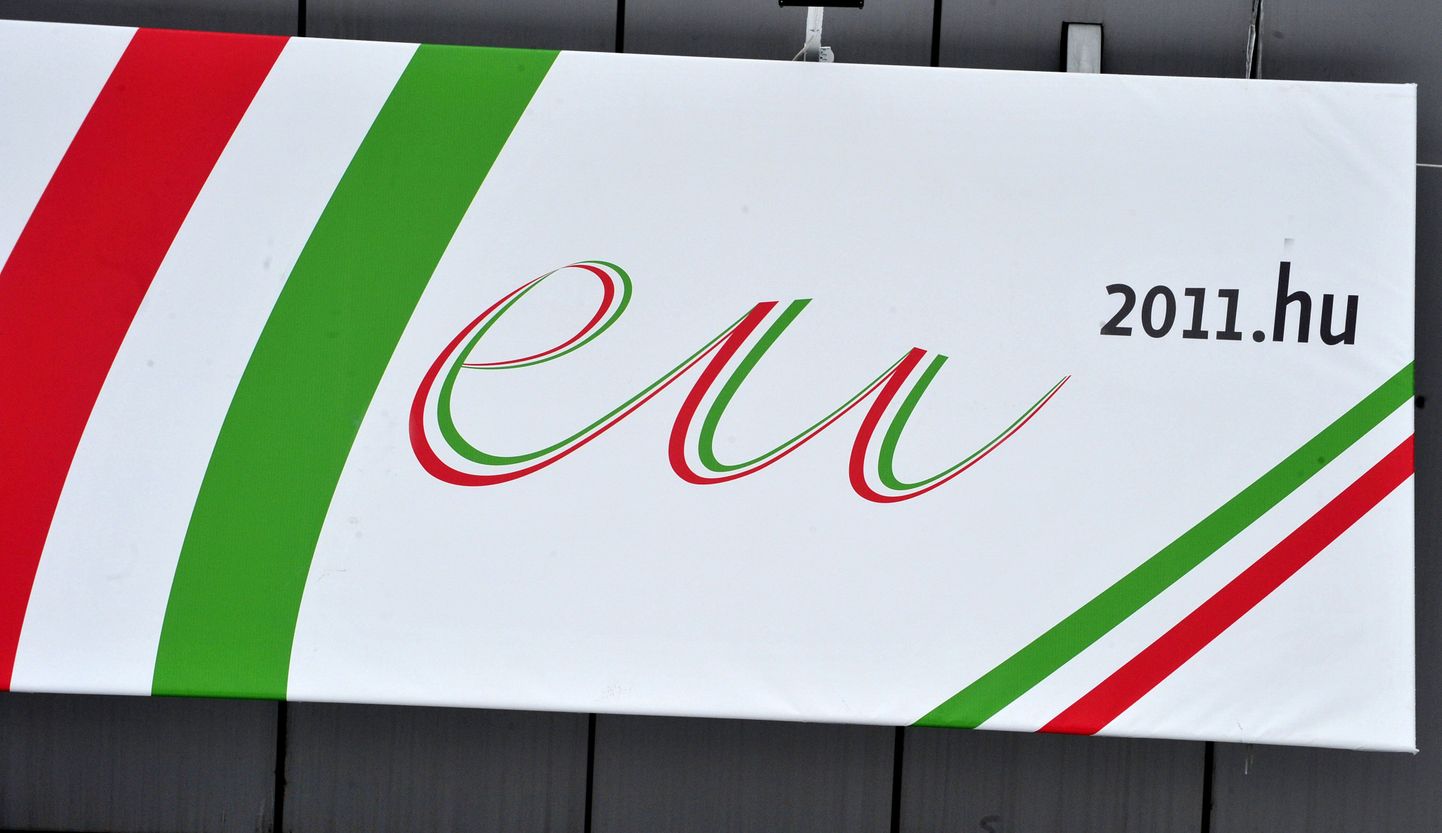 Плакат периода председательствования Венгрии в ЕС.
