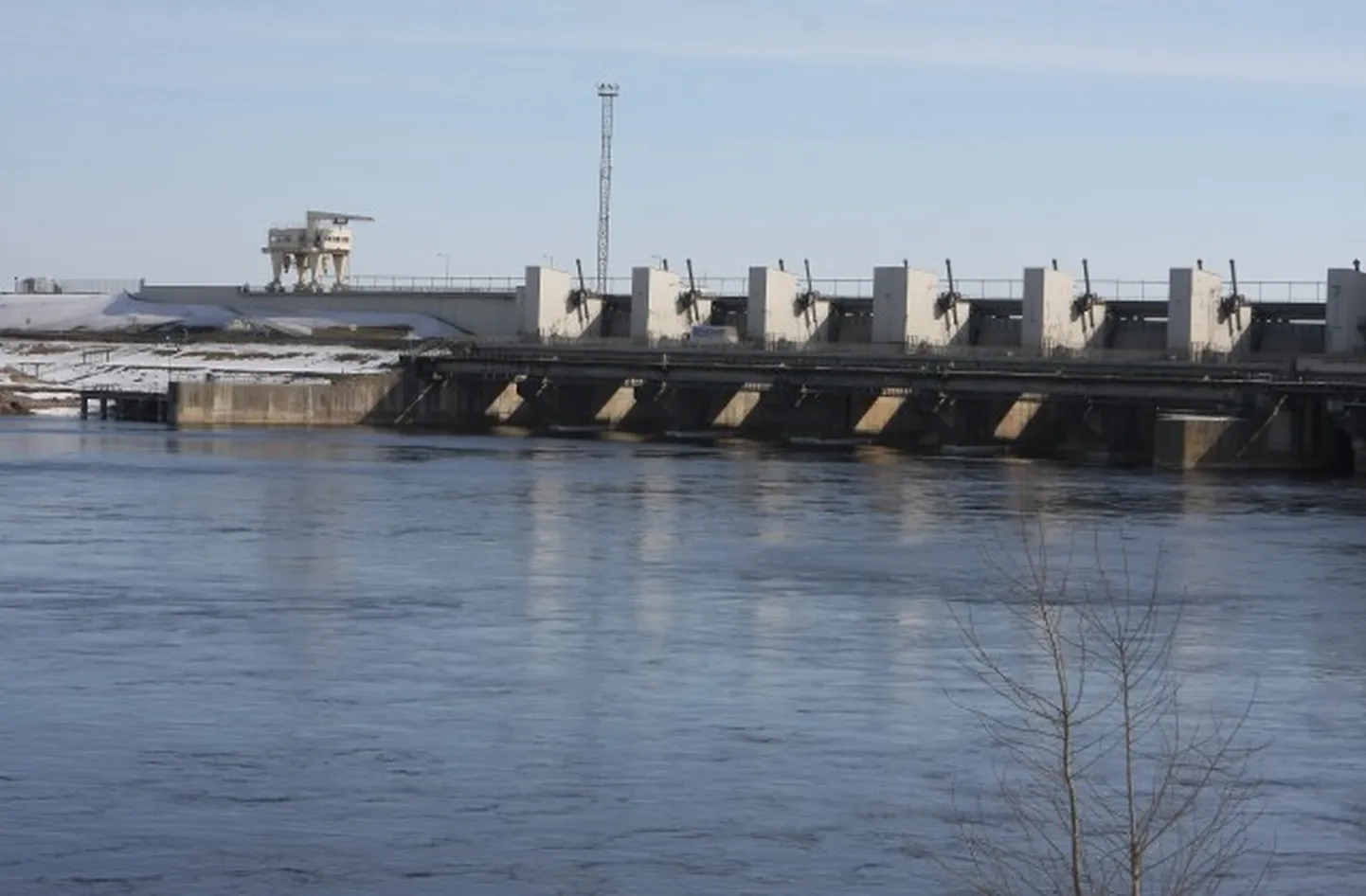 Вид на Рижскую ГЭС