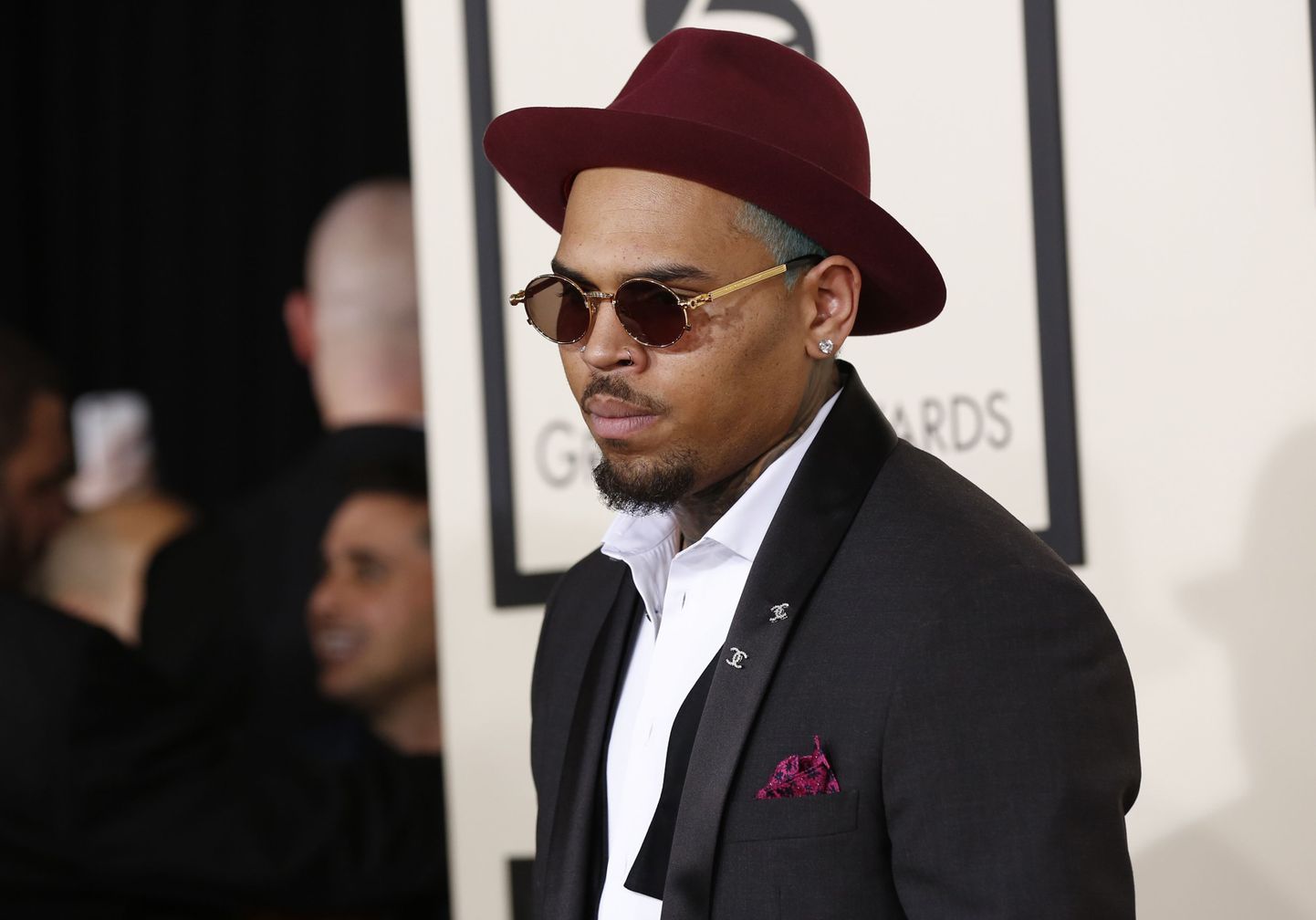 Singer Chris Brown arrives at the 57th annual Grammy Awards in Los Angeles, California February 8, 2015.   REUTERS/Mario Anzuoni (UNITED STATES  - Tags: ENTERTAINMENT)  (GRAMMYS-ARRIVALS)