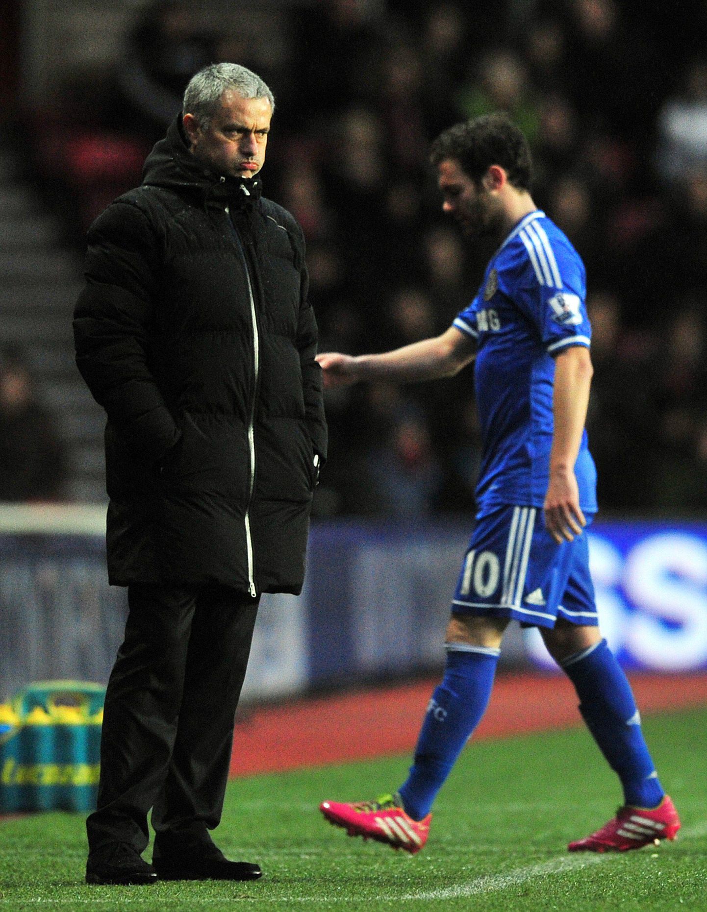 Jose Mourinho (vasakul) ja Juan Mata.