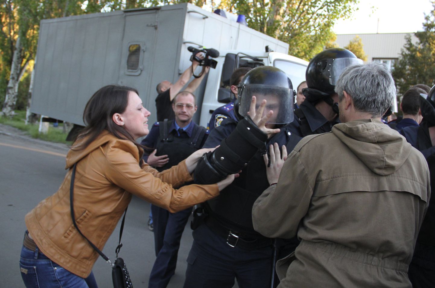 Vahistatud venemeelsete sugulased said kolmapäeval Ukraina korrakaitsjate paele väga vihaseks.