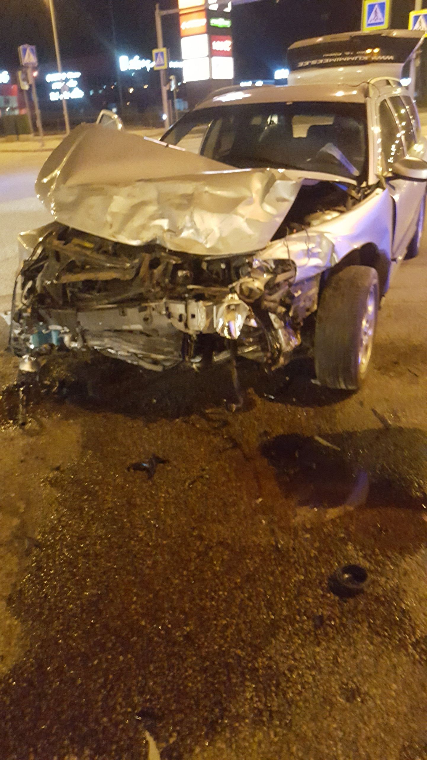 Joobes juht põhjustas 1. mai öösel kella 2.40 paiku Pärnus Papiniidu tänava ja Riia maantee ristmikul liiklusõnnetuse, sõites ette peateel liikunud taksole.