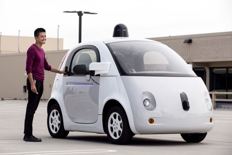 Google'is isesõitva auto projektiga tegelev Reko Ong.