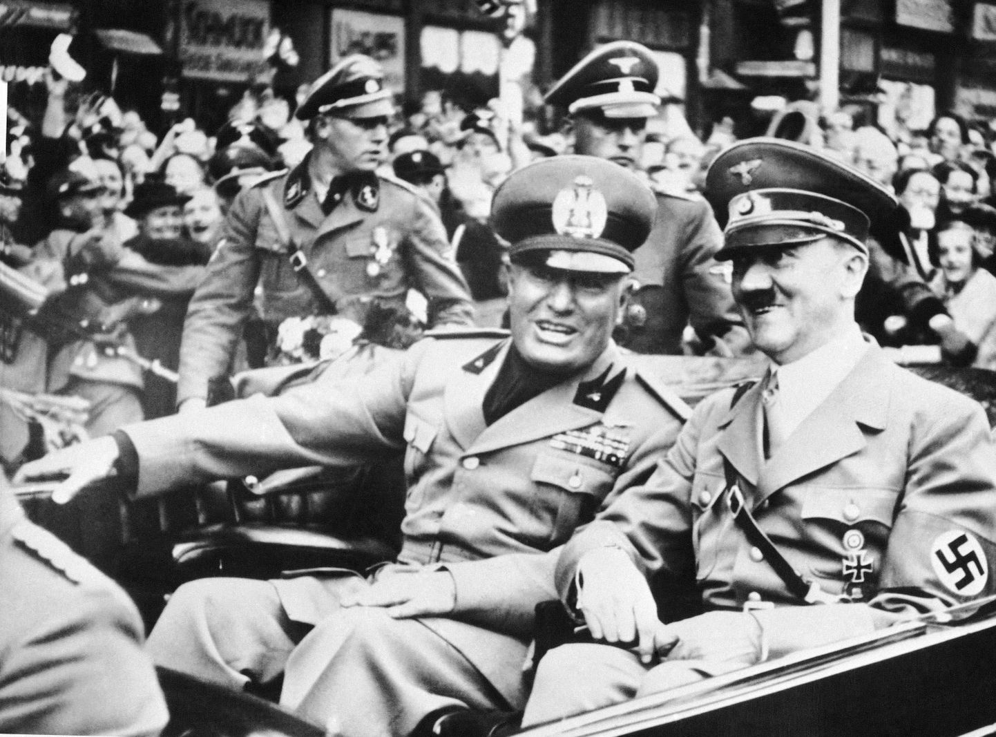 Benito Mussolini ja Adolf Hitler aastal 1938.