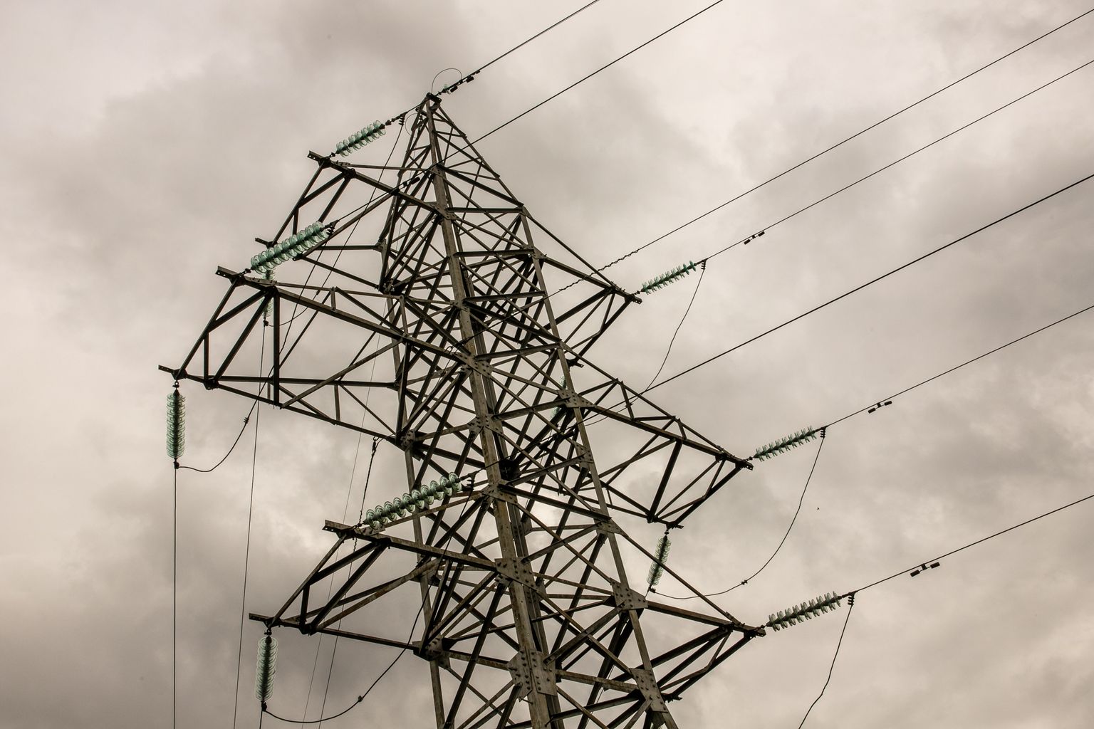 Kõrgepinge mast.