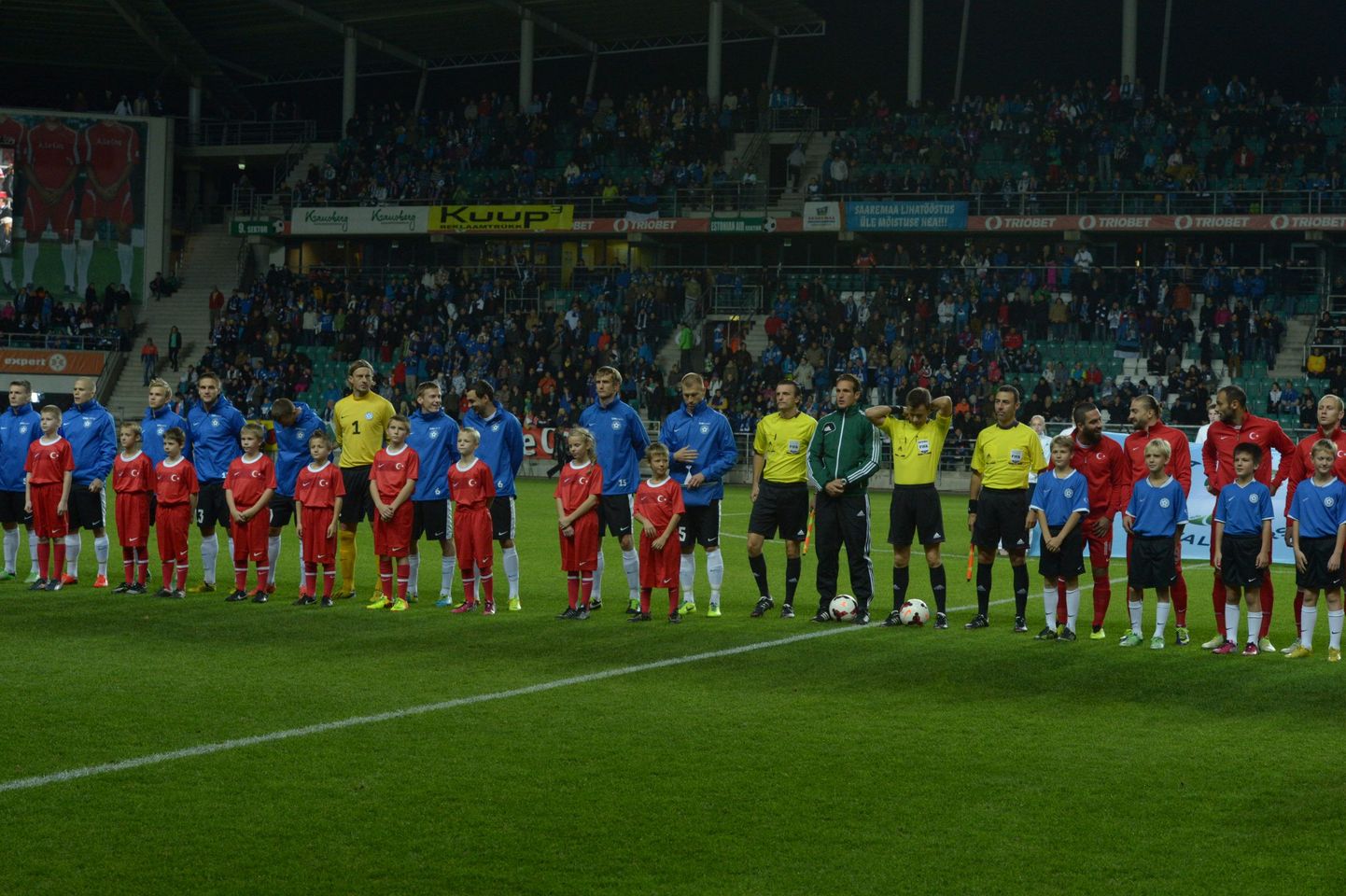 Eesti jalgpallikoondis MM-valikmängus Türgi koonisega.