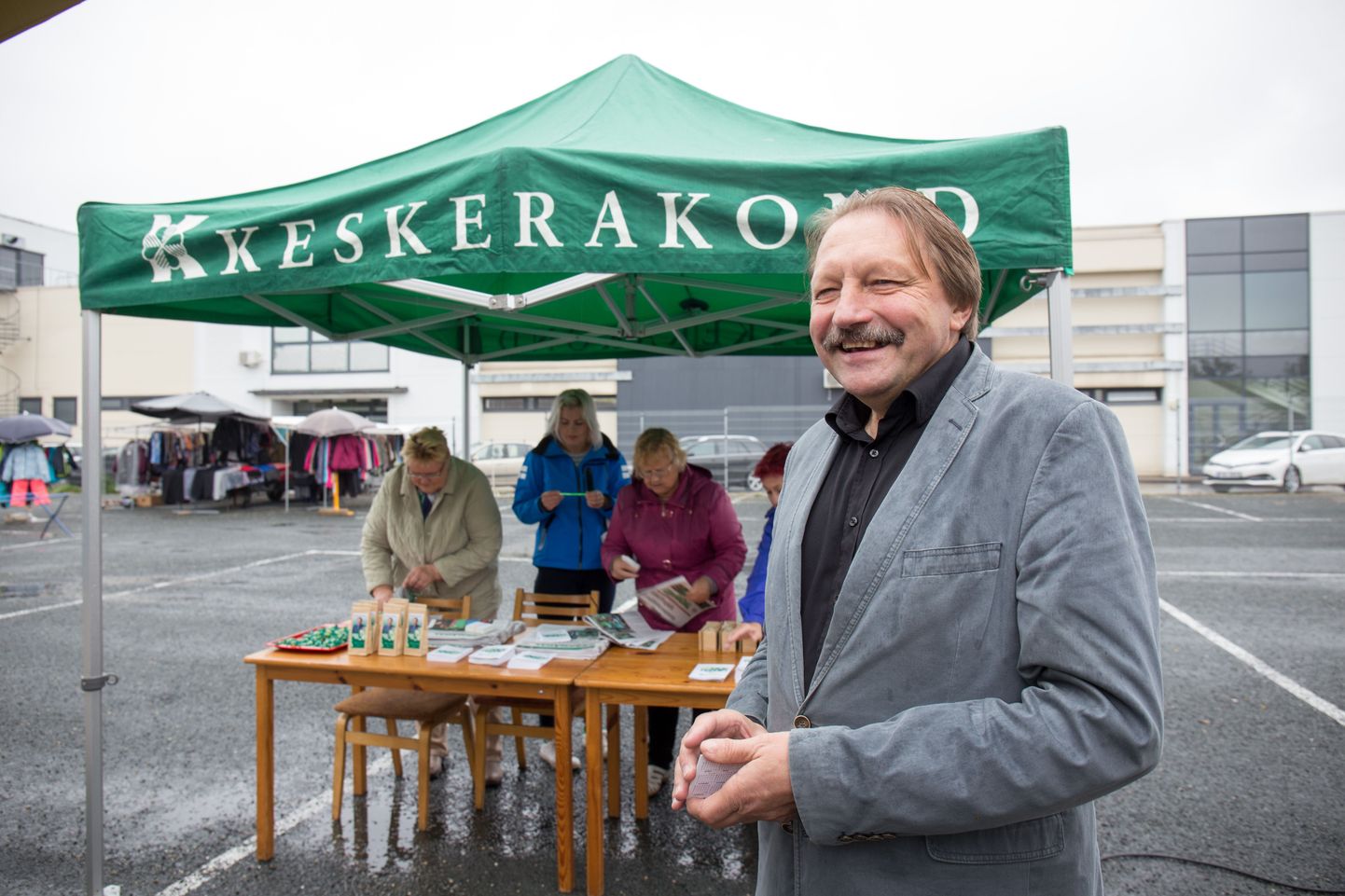 Keskerakonna telk on Viljandi turul olnud juba paar nädalavahetust.