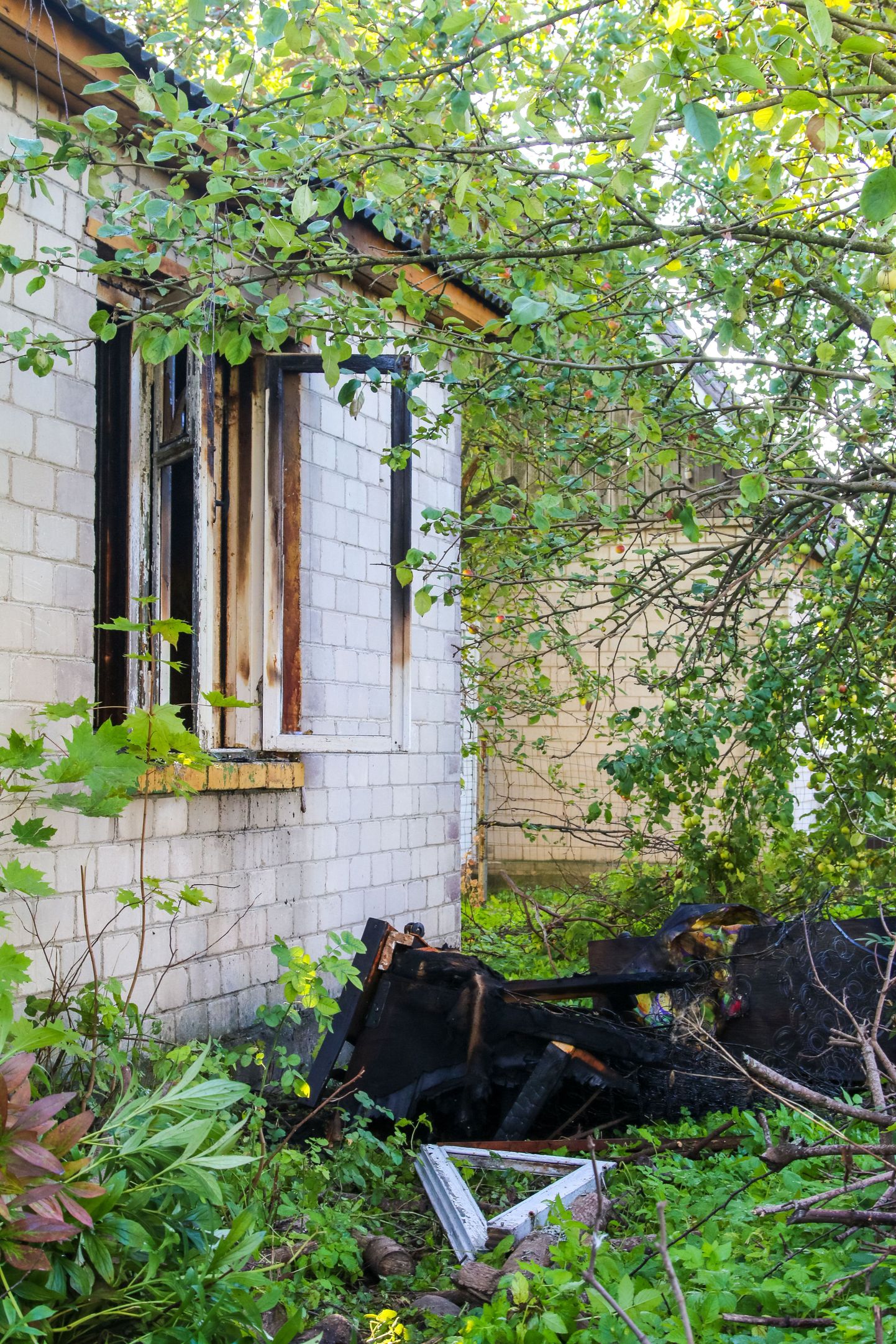 Valgas Lepa tänaval mahajäetud majas hukkus mullu septembris tulekahju tagajärjel mees.