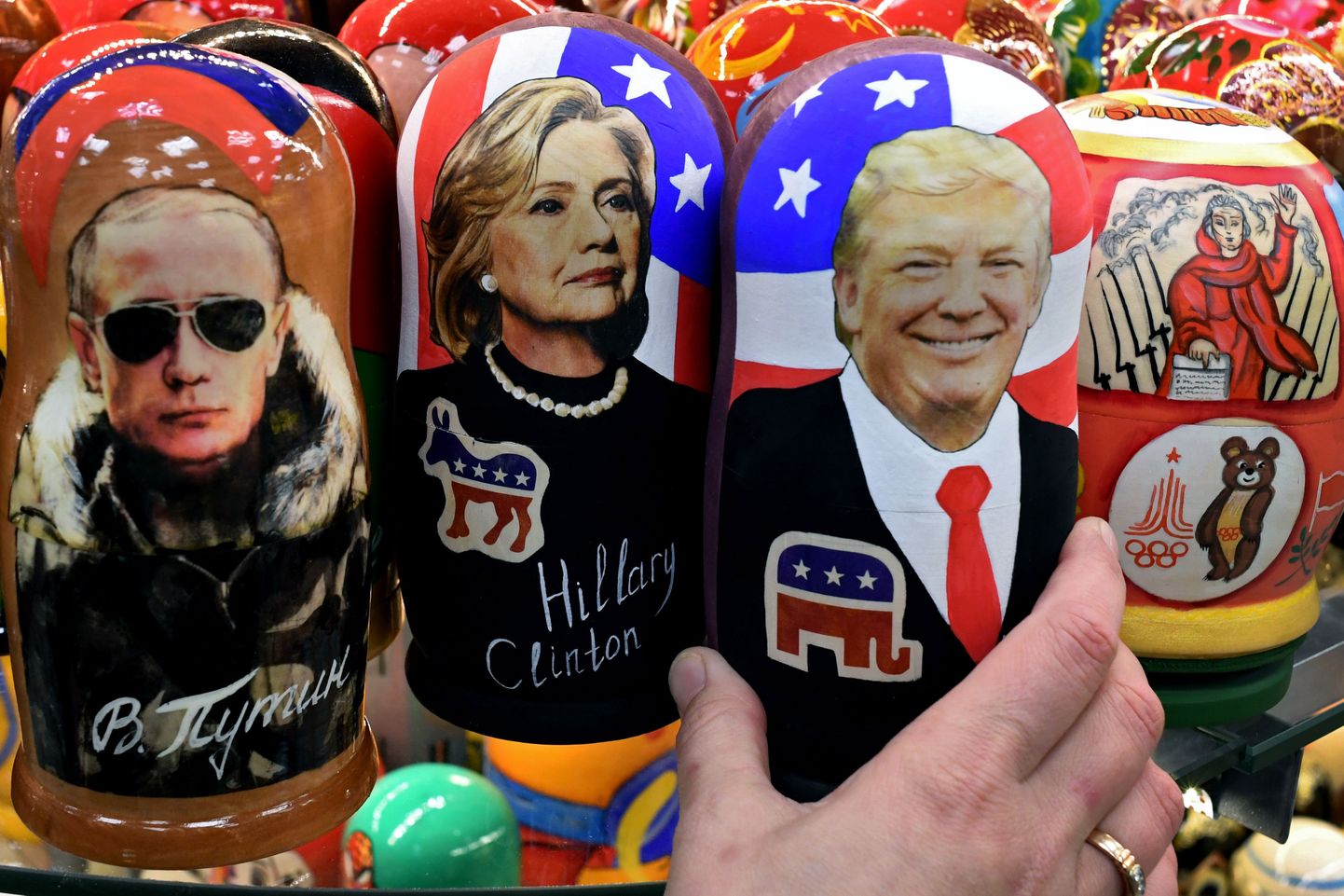 Putini, Clintoni ja Trumpi piltidega matrjoškad.