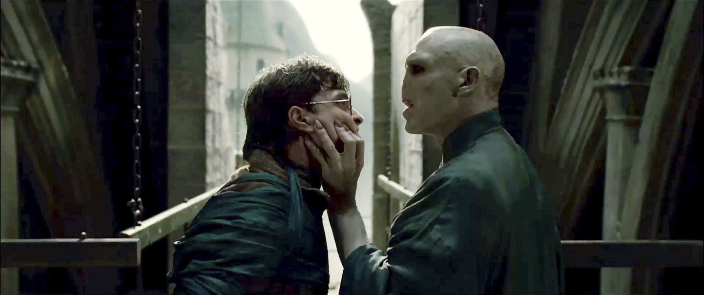 Daniel Radcliffe ja Ralph Fiennes filmis «Harry Potter ja surma vägised: Osa 2»