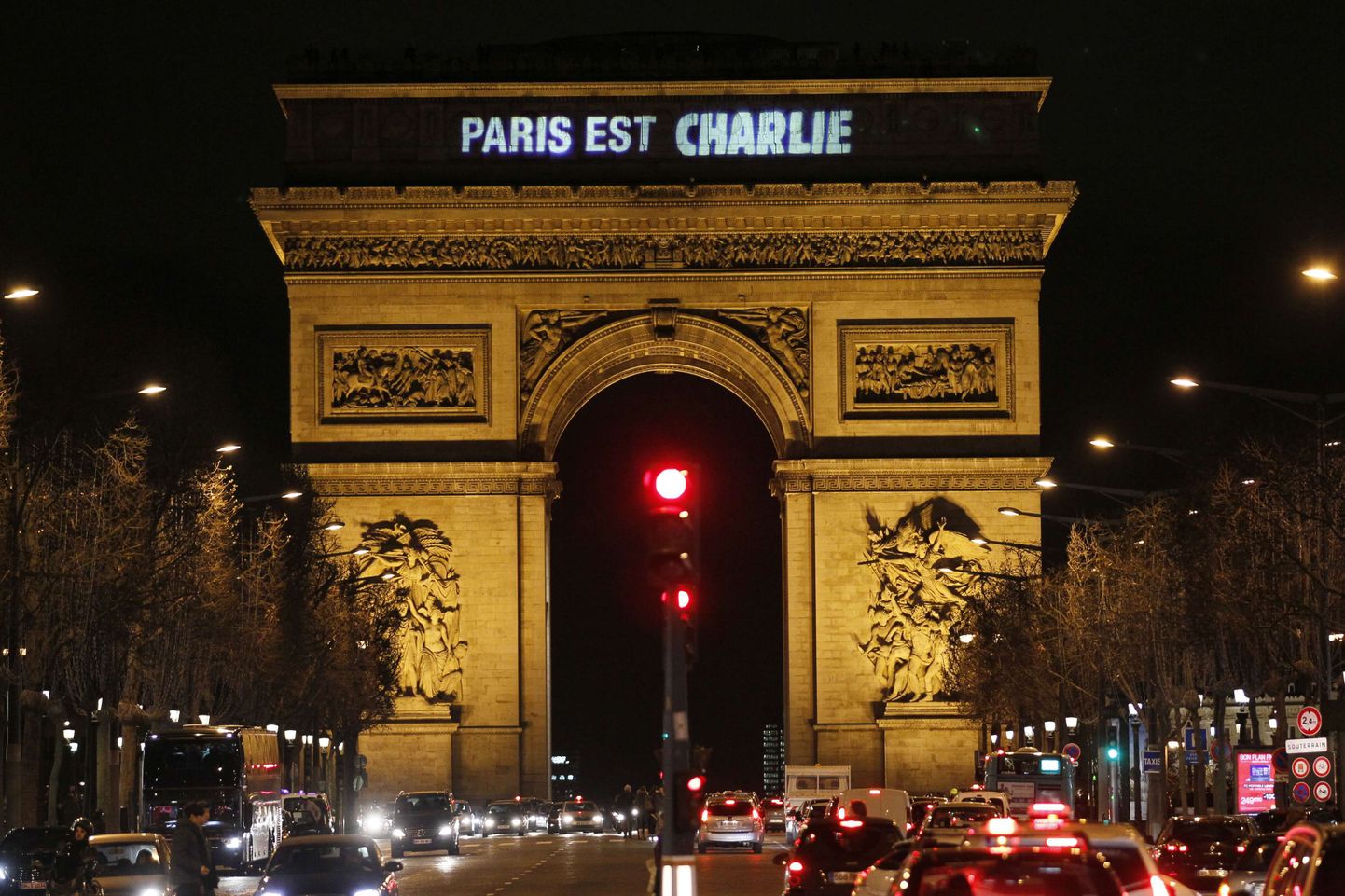 Paris est Charlie ehk Pariis on Charlie teatas Pariisi võidukaarele projitseeritud sõnum 9. jaanuaril.
