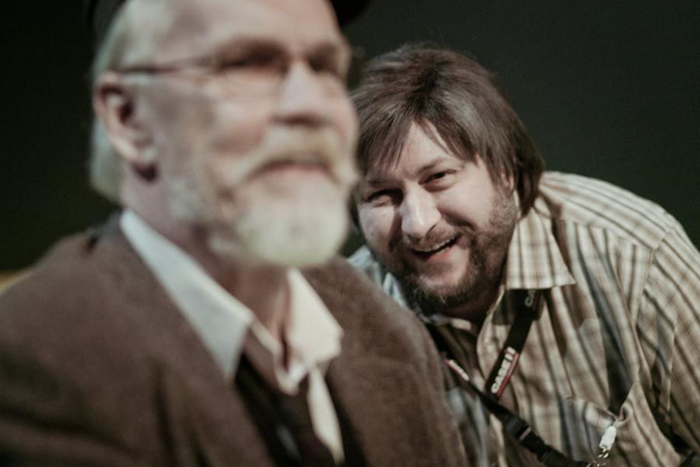 Toomas Suuman (vasakul) ja Peeter Rästas Rakvere teatri lavastuses «Sina maga, mina pesen nõud».