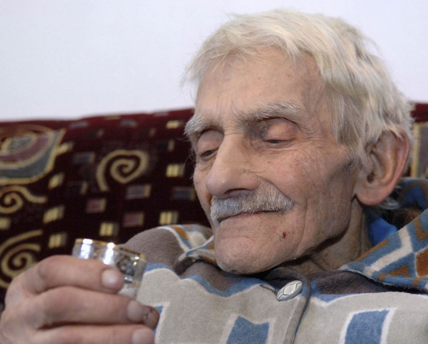 Ukrainlaste poolt maailma vanimaks inimeseks kuulutatud 116-aastane Hryory Nestor