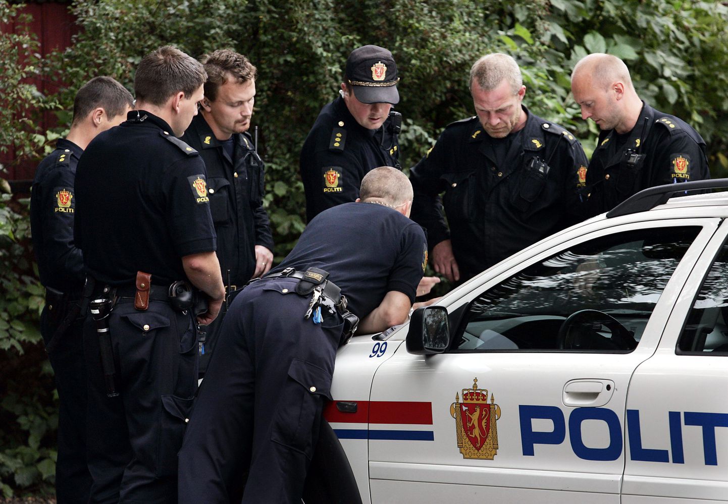 Norra politsei otsib ema ja kahe lapse tapjat