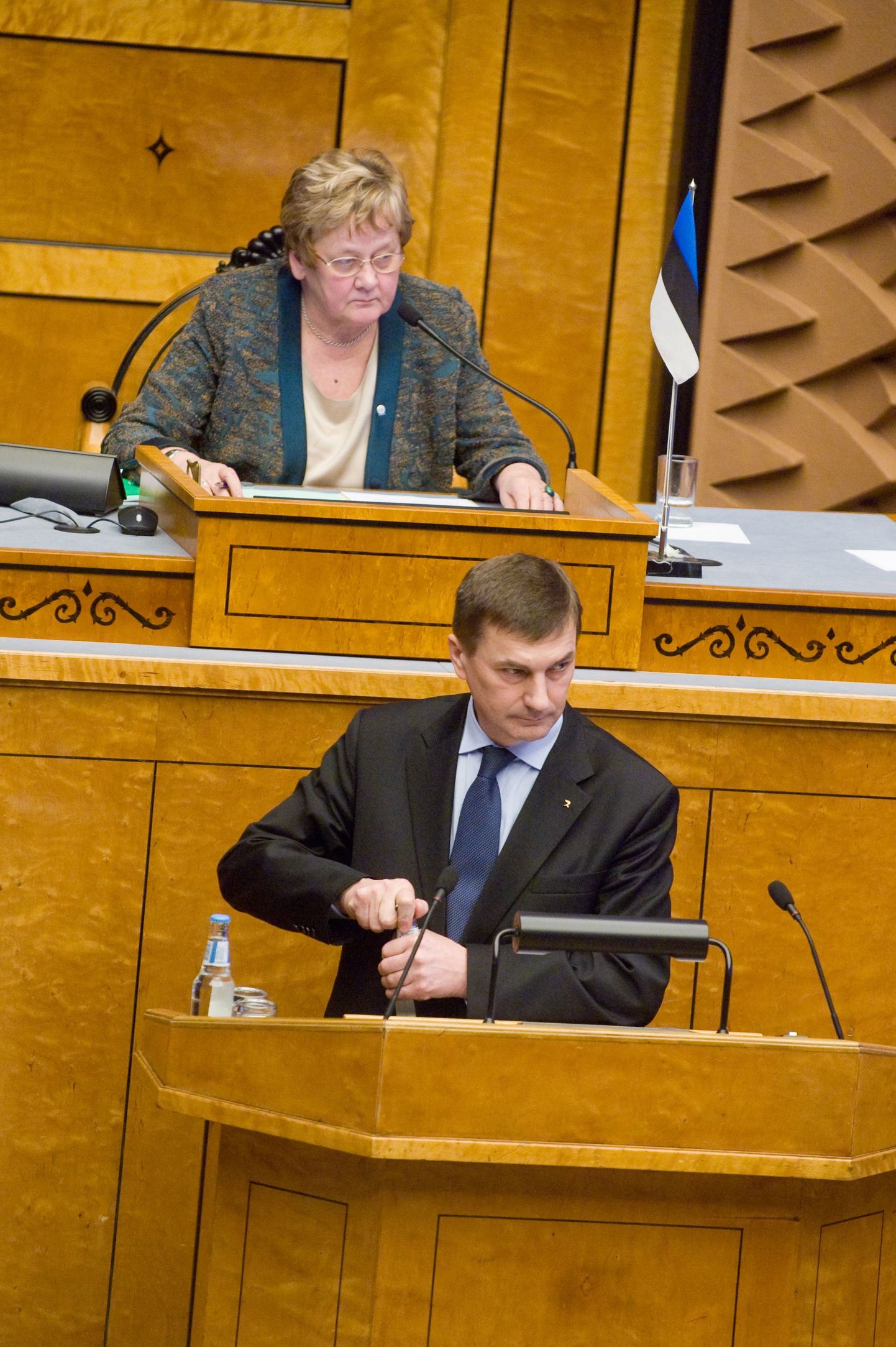 Андрус Ансип отвечает на вопросы парламентариев 26 января.
