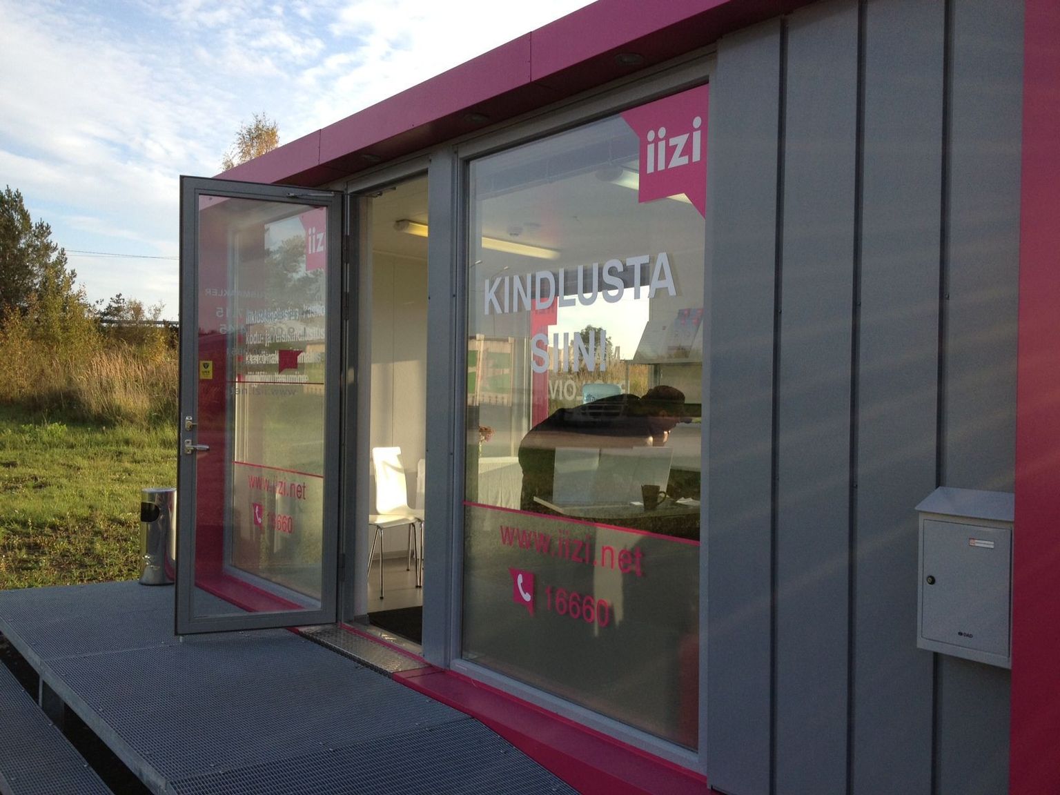 IIZI kindlustuse moodulkontor Sauel.