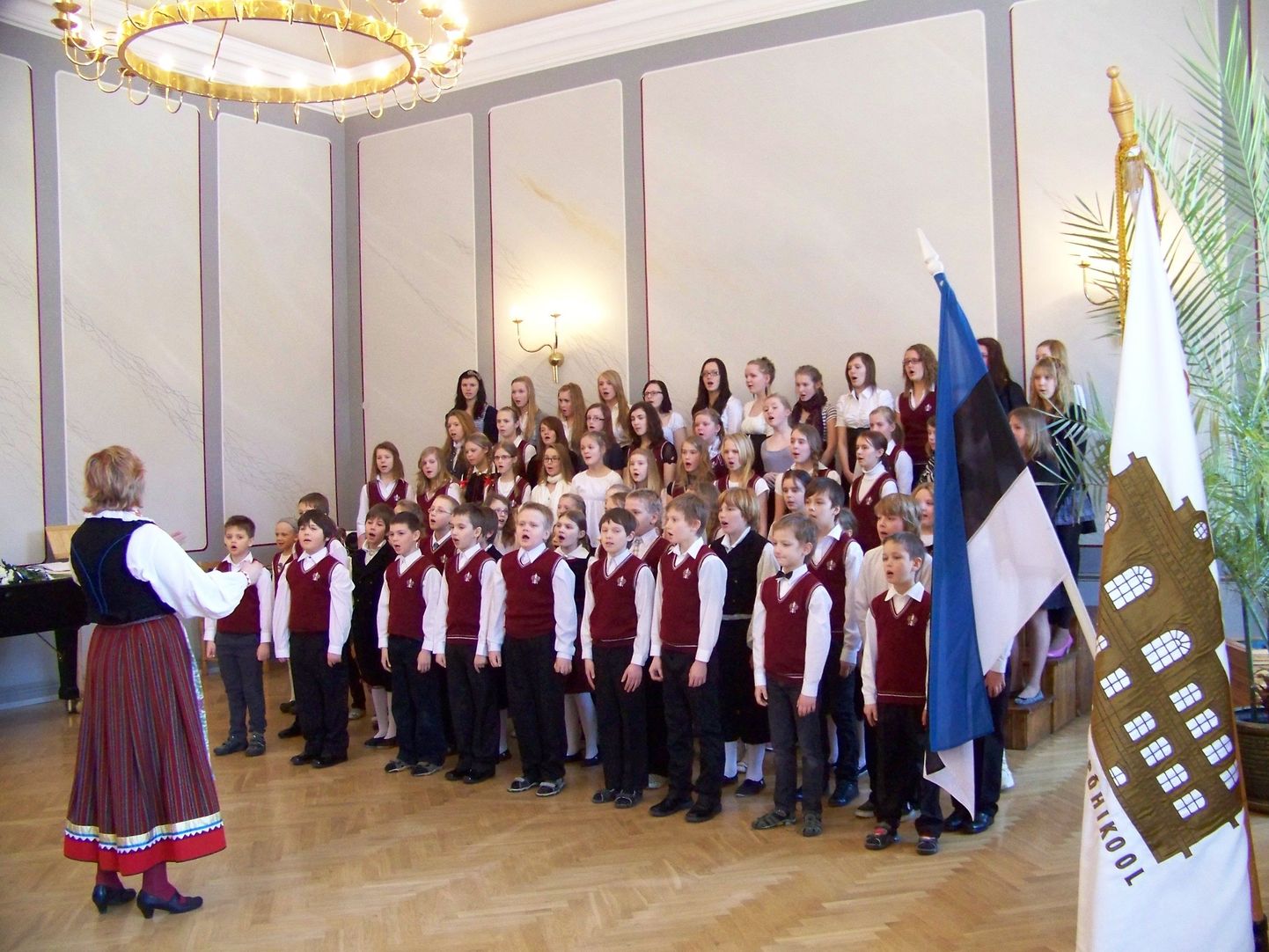 Eesti Vabariigi aastapäeva aktus Kuninga tänava põhikoolis.