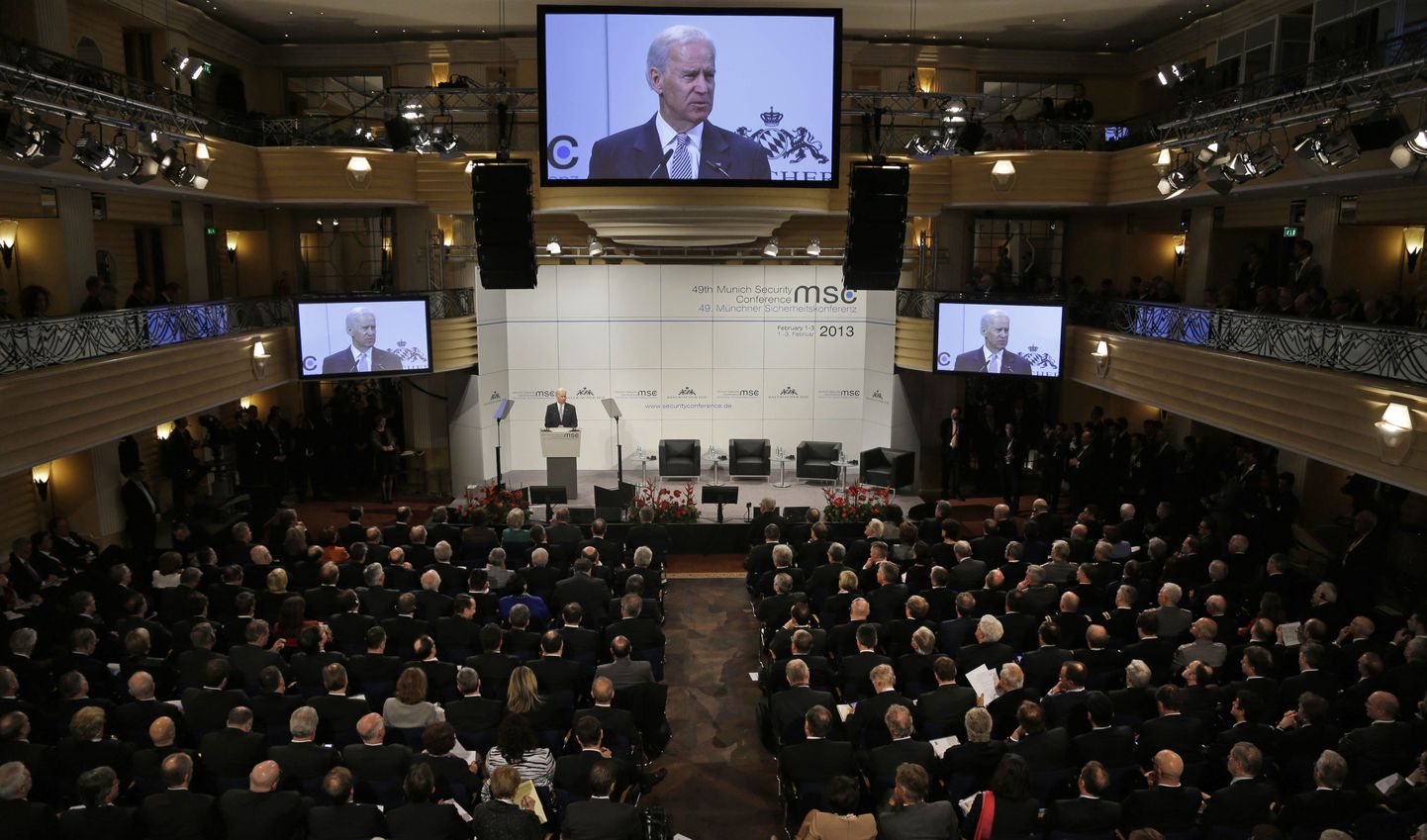 Rahvusvaheline julgeolekukonverents Münchenis. Suurel ekraanil paistab kõnepuldis olev USA asepresident Joe Biden.