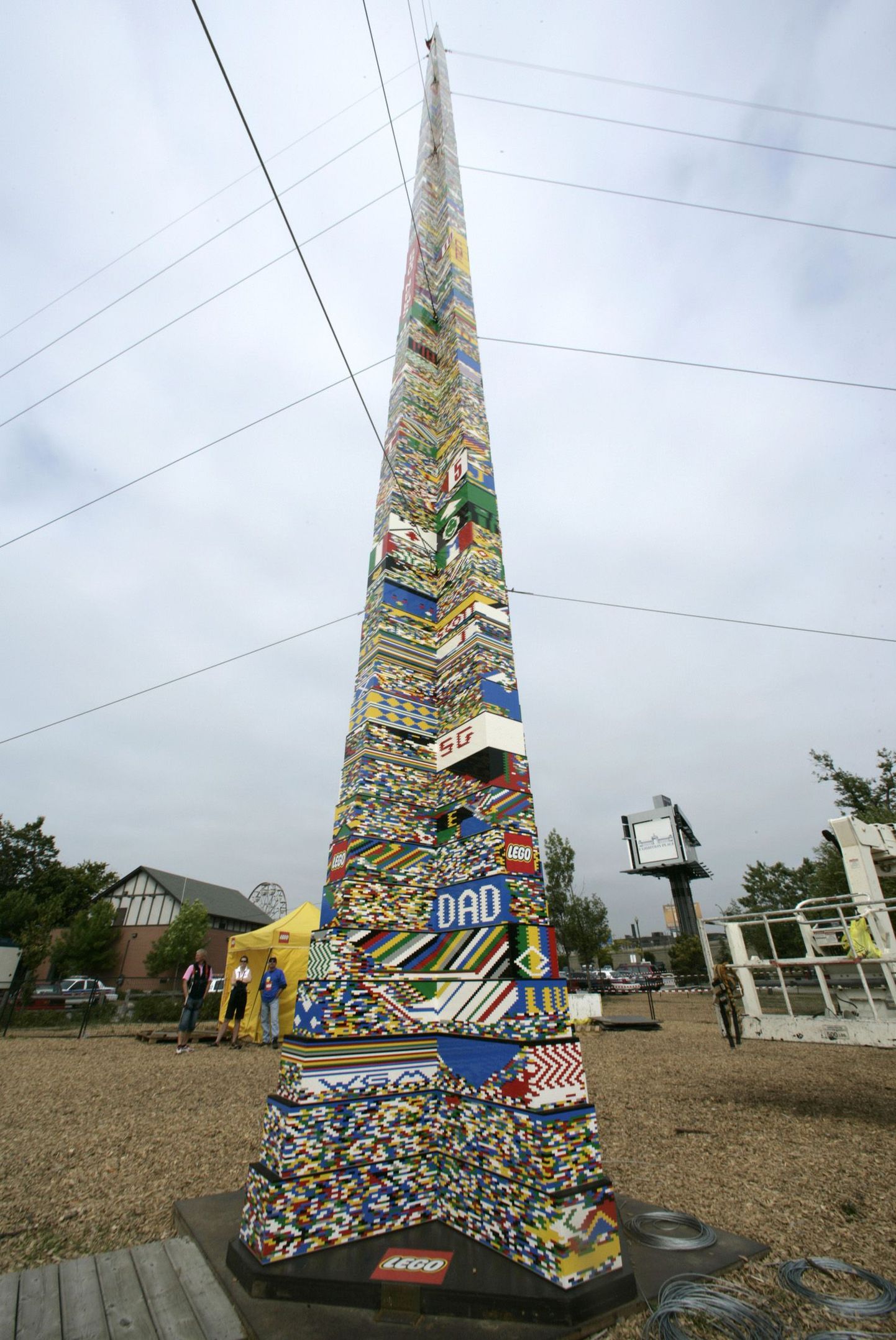 Möödunud aastal Torontos valminud  Lego klotsidest torni kõrgus oli 29,3 meetrit