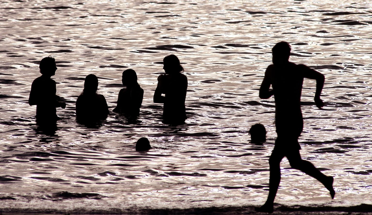 Veemõnude nautlejad Austraalias. Foto on illustratiivne.