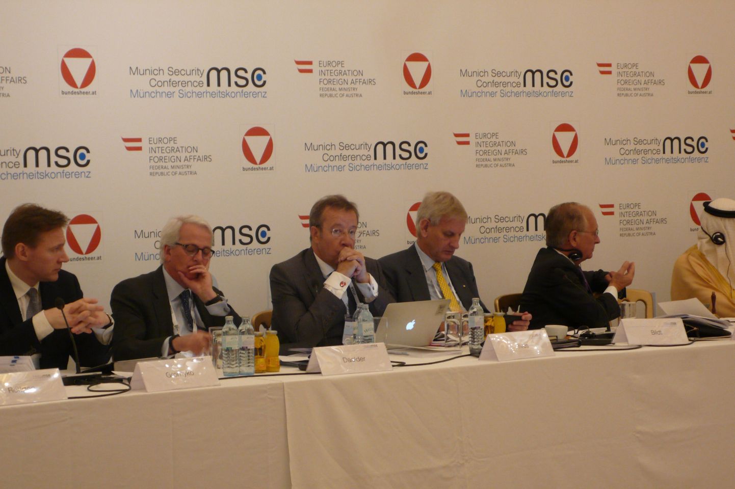 President Toomas Hendrik Ilves Viinis Müncheni julgeolekukonverentsi tuumikgrupi kohtumisel.