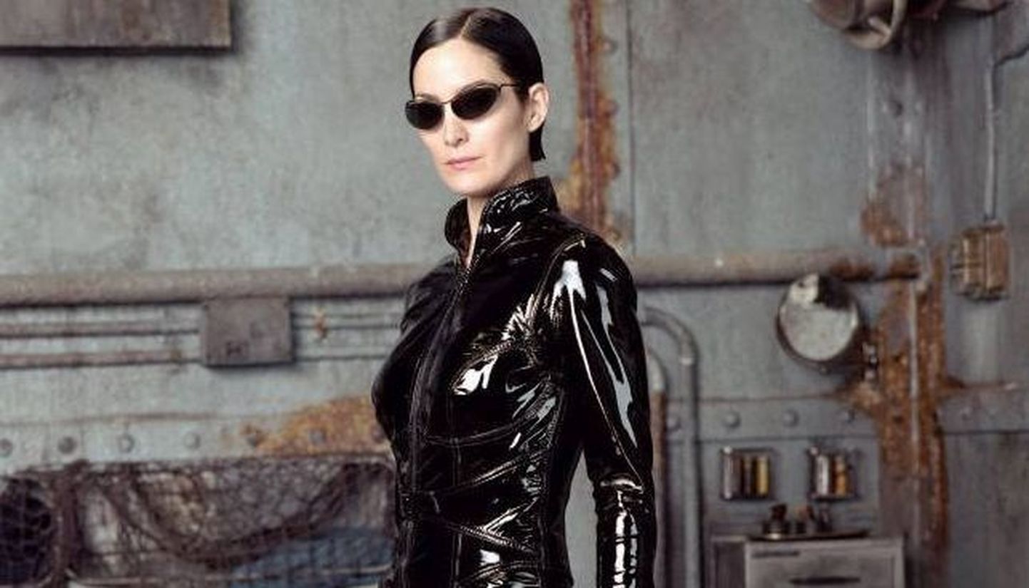 Carrie-Ann Moss filmis «Matrix» Trinityna