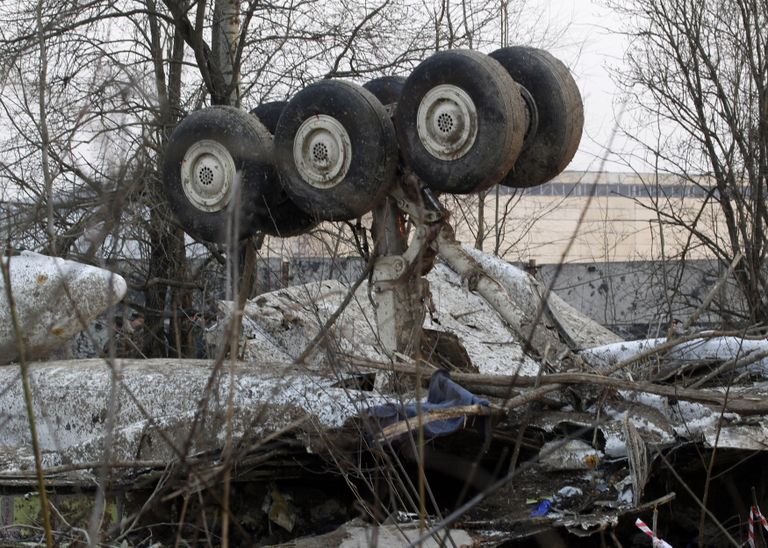 Самолет Ту-154 президента Польши после падения в лесу, рядом со Смоленском. Foto: Scanpix
