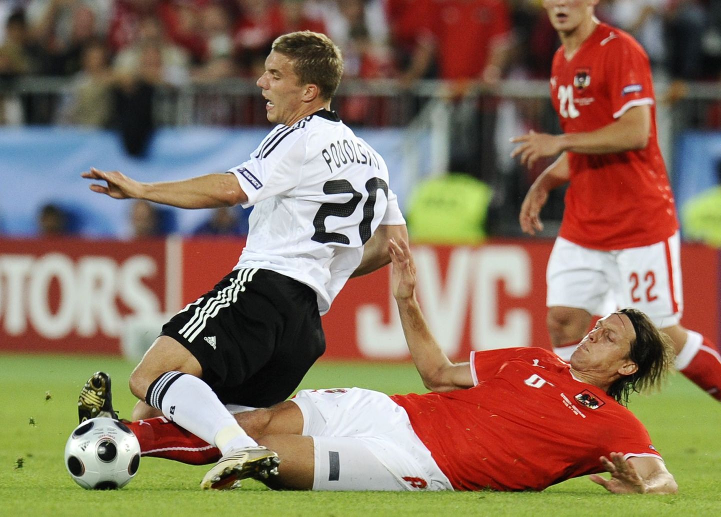 Sakslane Lukas Podolski ja austerlane Rene Aufhauser