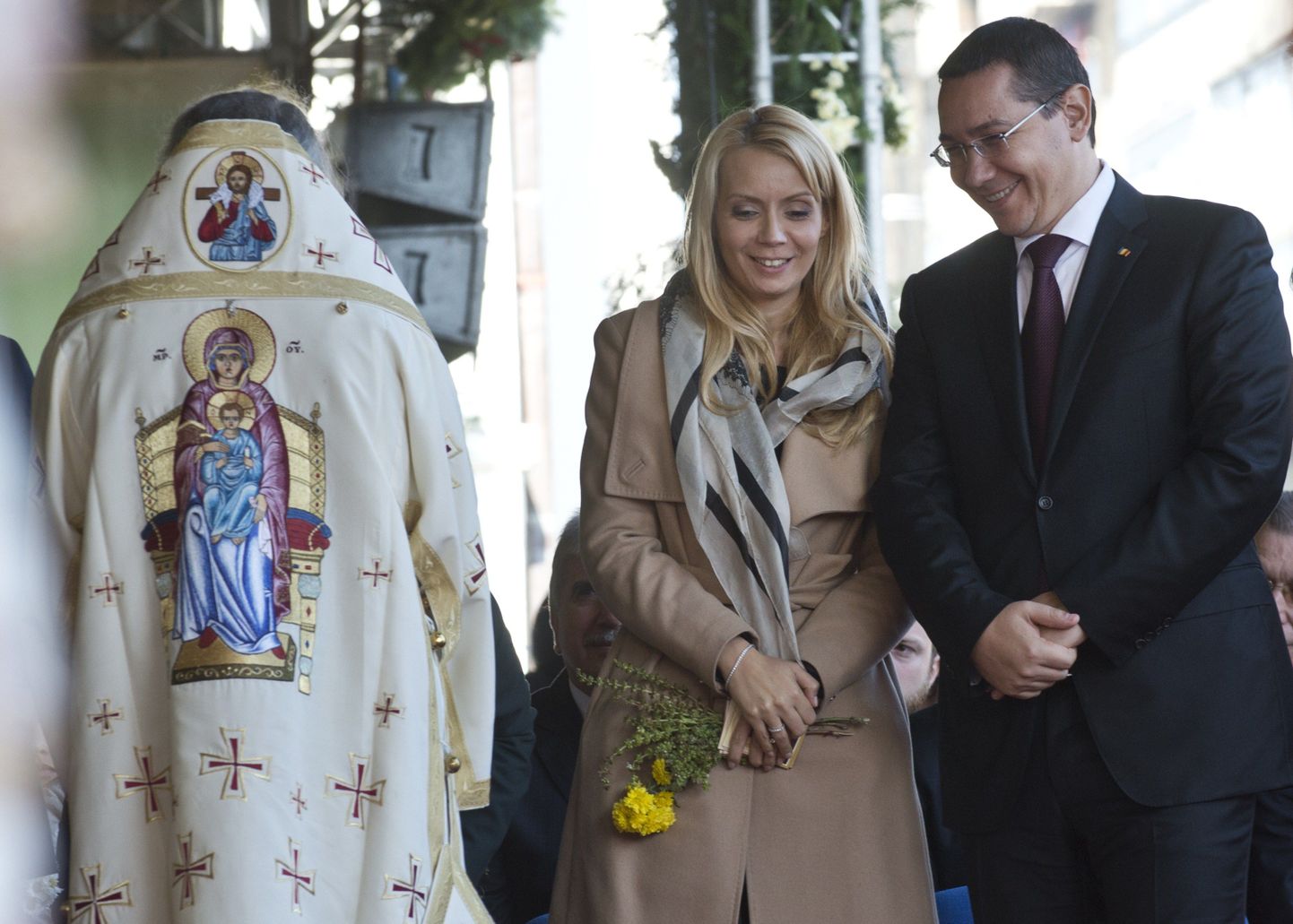 Rumeenia peaminister ja presidendivalimiste soosik Victor Ponta (paremal) abikaasa Daciana Sarbuga.
