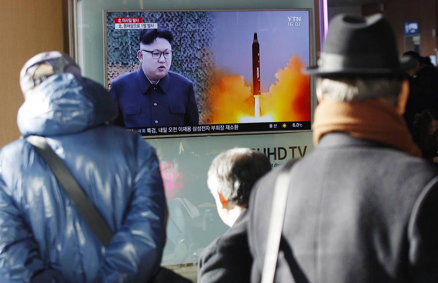 Lõuna-Koreas jälgiti uudiseid põhjanaabri raketikatsetusest suure tähelepanuga.