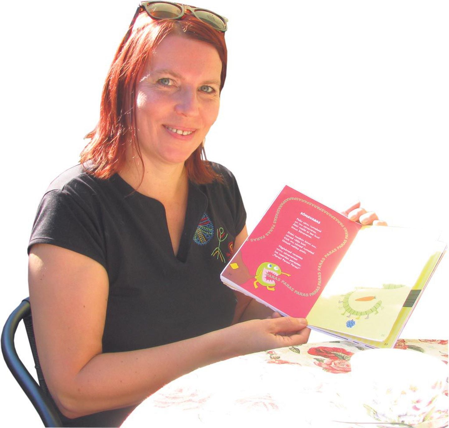 Helle Kirsi hoiab käes oma uue raamatu maketti ja loodab, et lasteluulekogu jõuab varsti lugejateni.